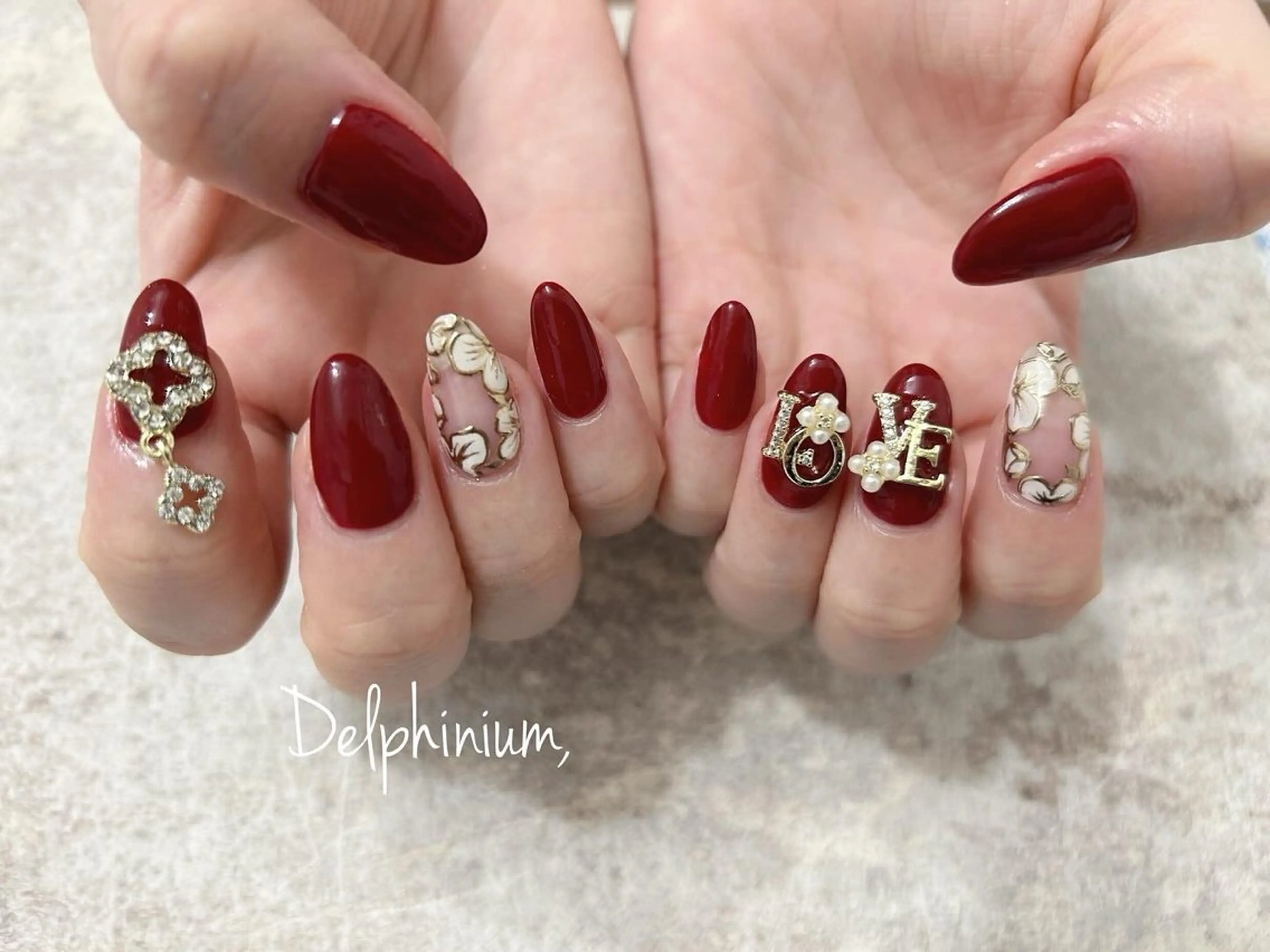 ネイル 赤色 冬ネイル クリスマス ハンドネイル 岡本 友恵のネイルデザイン