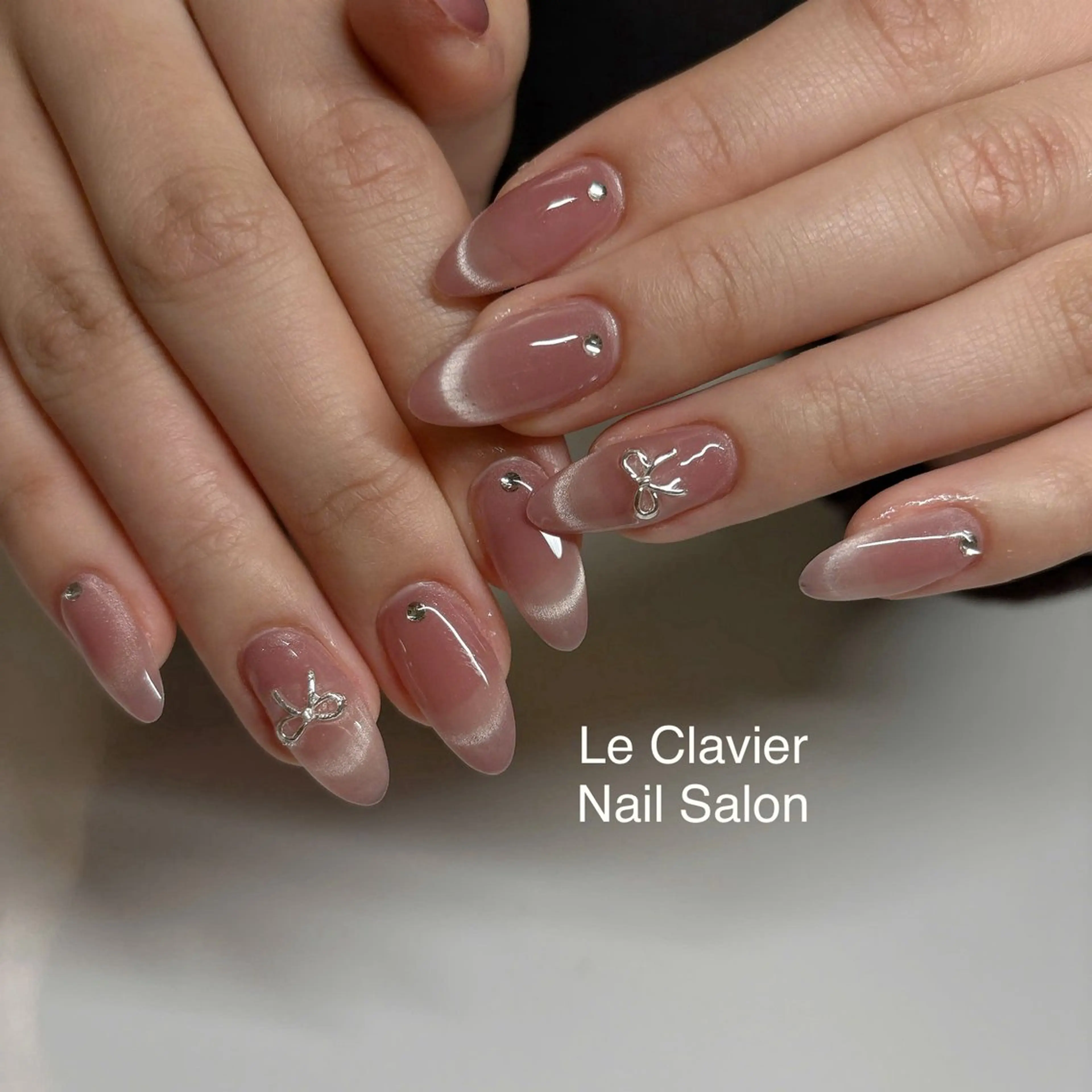 ネイル アートネイル オーロラネイル チークネイル 長さ出し フットネイル Hazuki nailのネイルデザイン