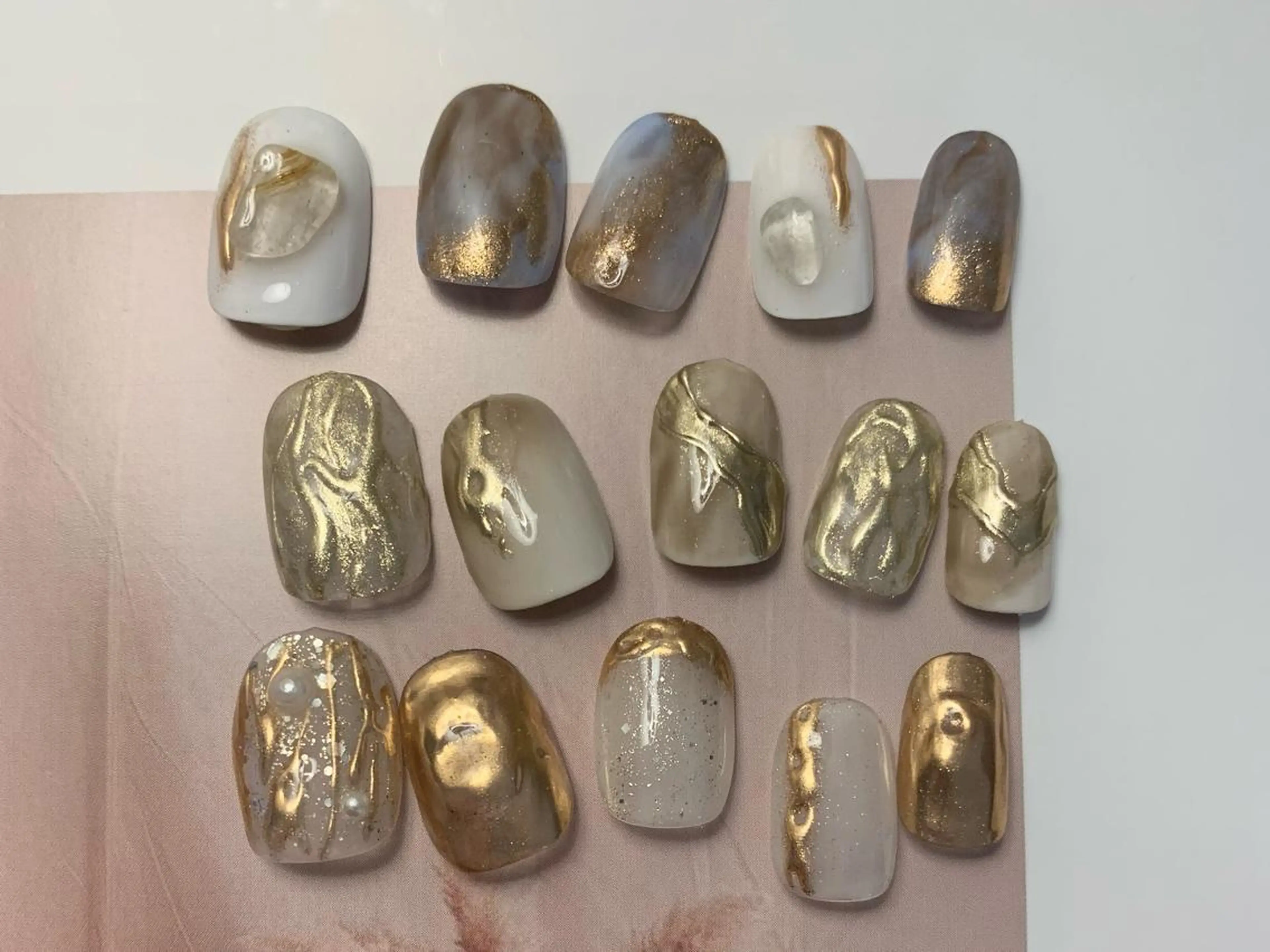 ネイル オーロラネイル フットネイル フレンチネイル ジェルネイル 韓国ネイル ハンドネイル ハンドケア 【ENサロン】 Rei🎀Nailのネイルデザイン