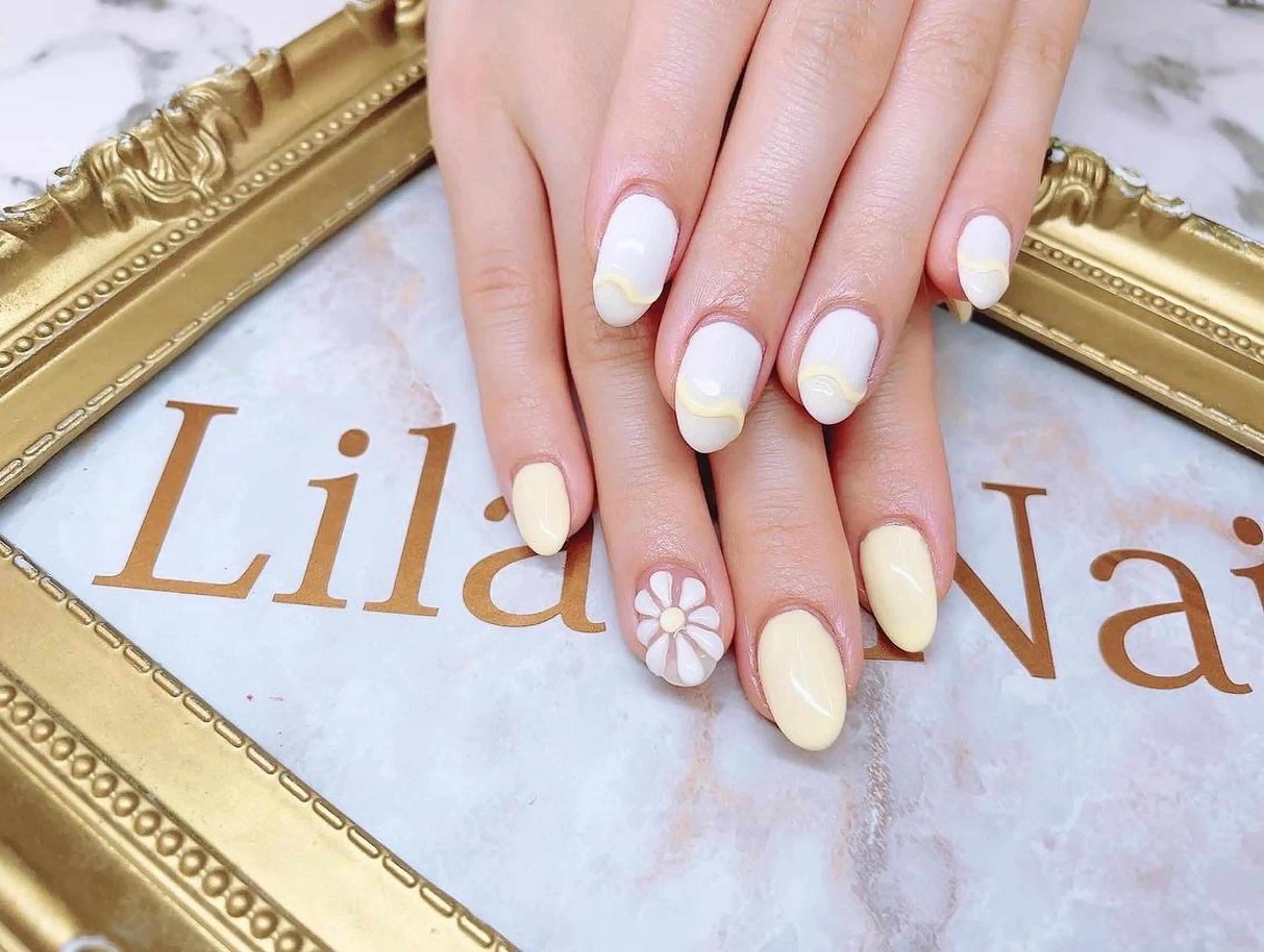 ネイル フラワーネイル ジェルネイル グラデーション キラキラネイル ラメ(グリッター) Lilas Nailのネイルデザイン