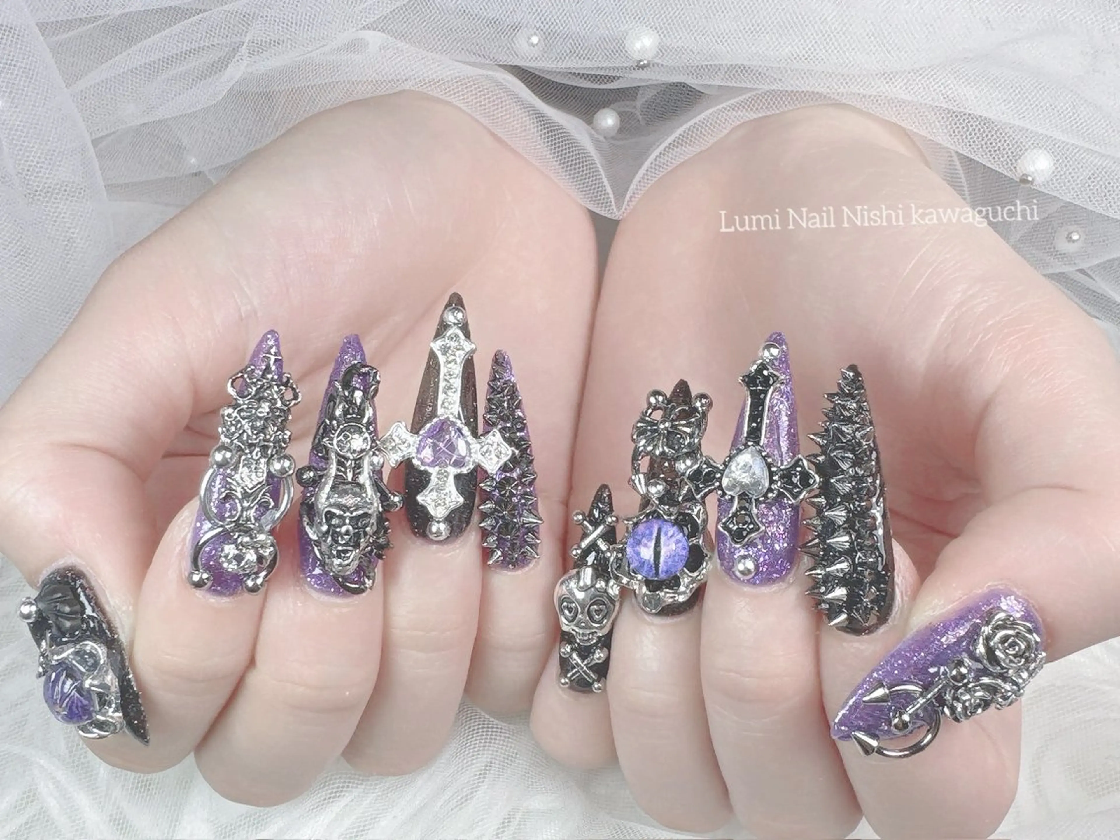 ネイル フットネイル ジェルネイル キラキラネイル オフィスネイル ピンク ハンドネイル Lumiネイルサロン所属・Lumi Nail Salonのネイルデザイン