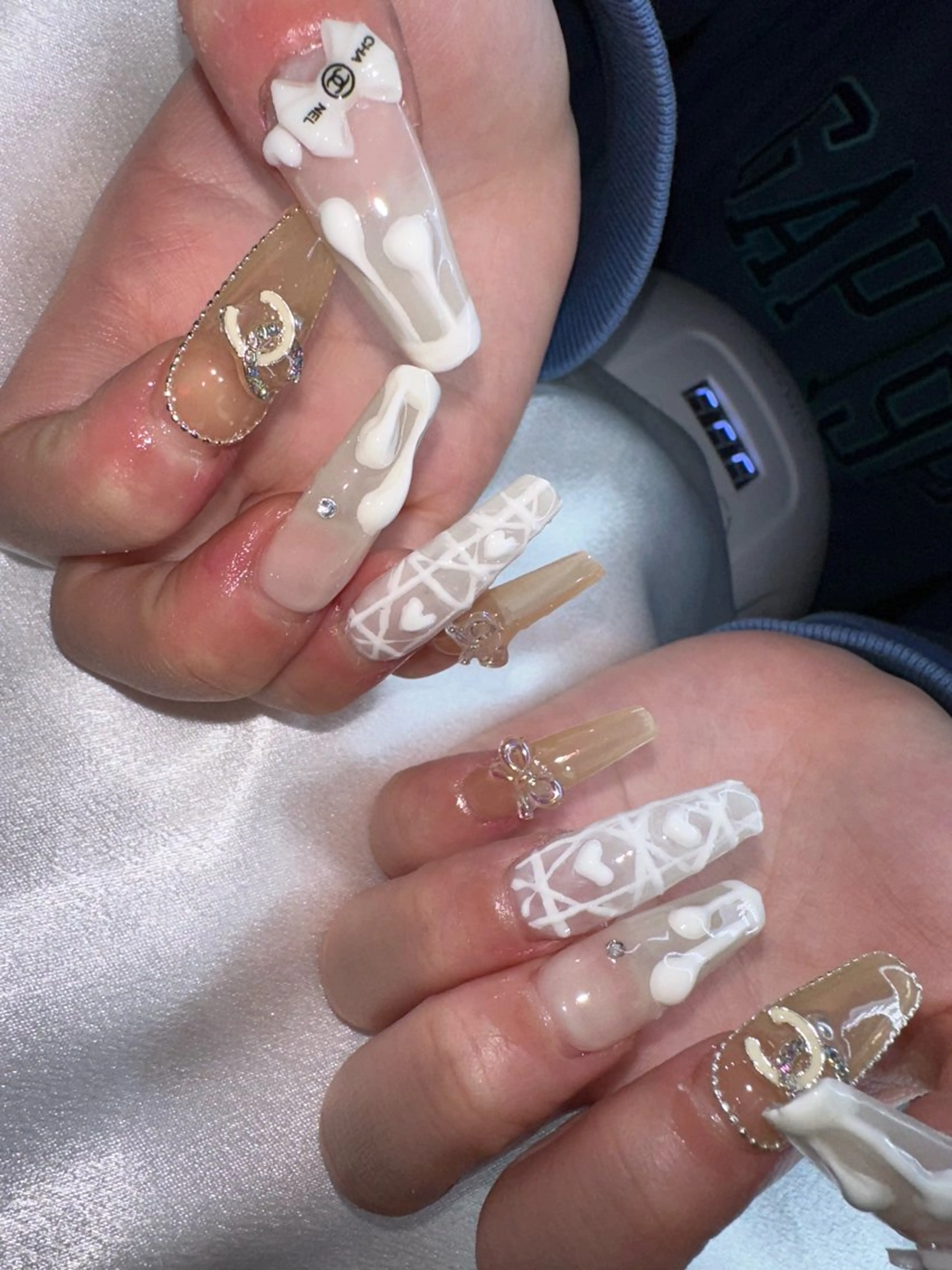 ミディアム ハンドネイル YOKOSUKA🧸 NAIL🌿🫧💛のネイルデザイン