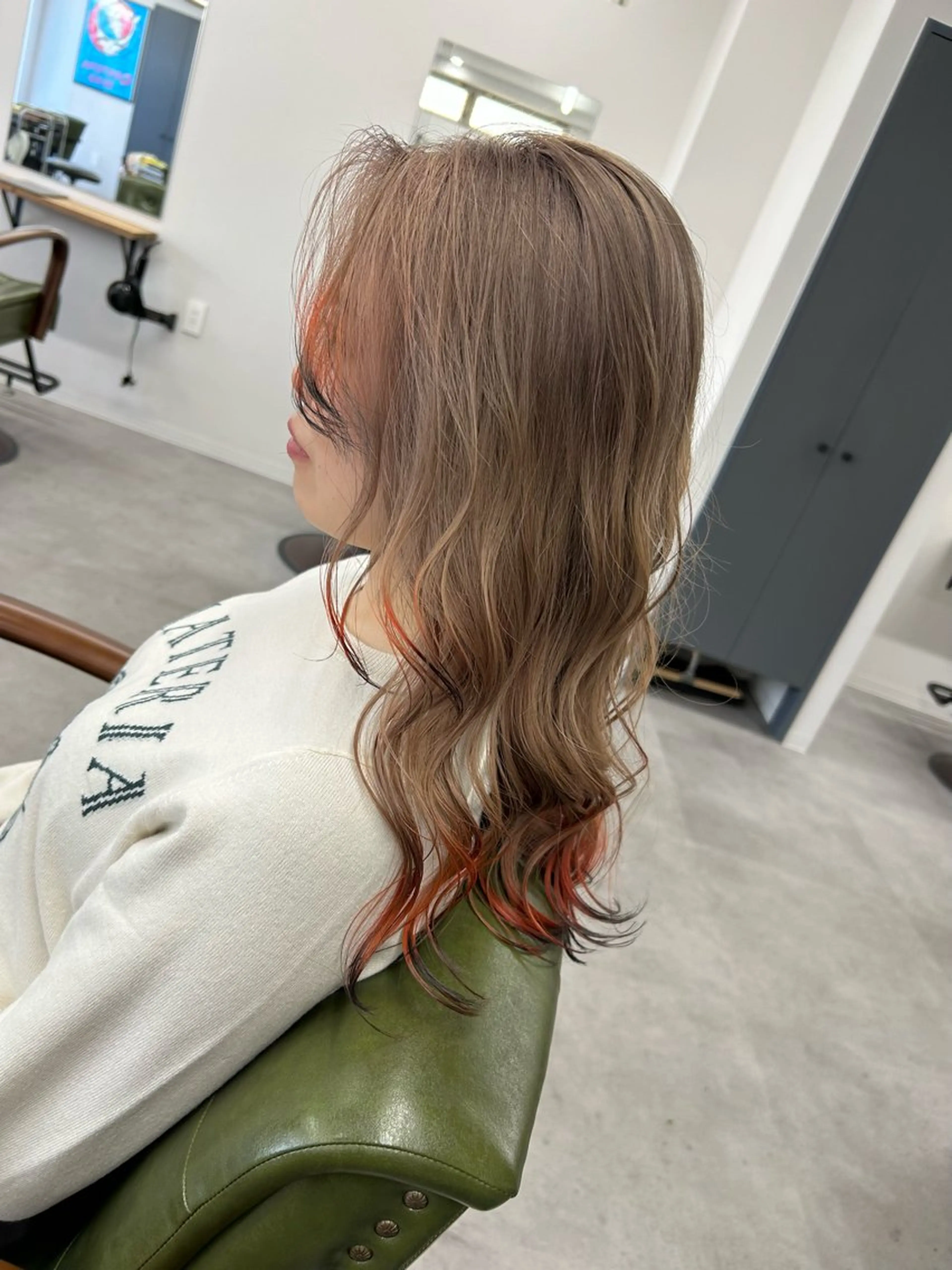 セミロング カラー 狐カラー カット ヘアカラー トリートメント SHAFT Ieiriのヘアスタイル