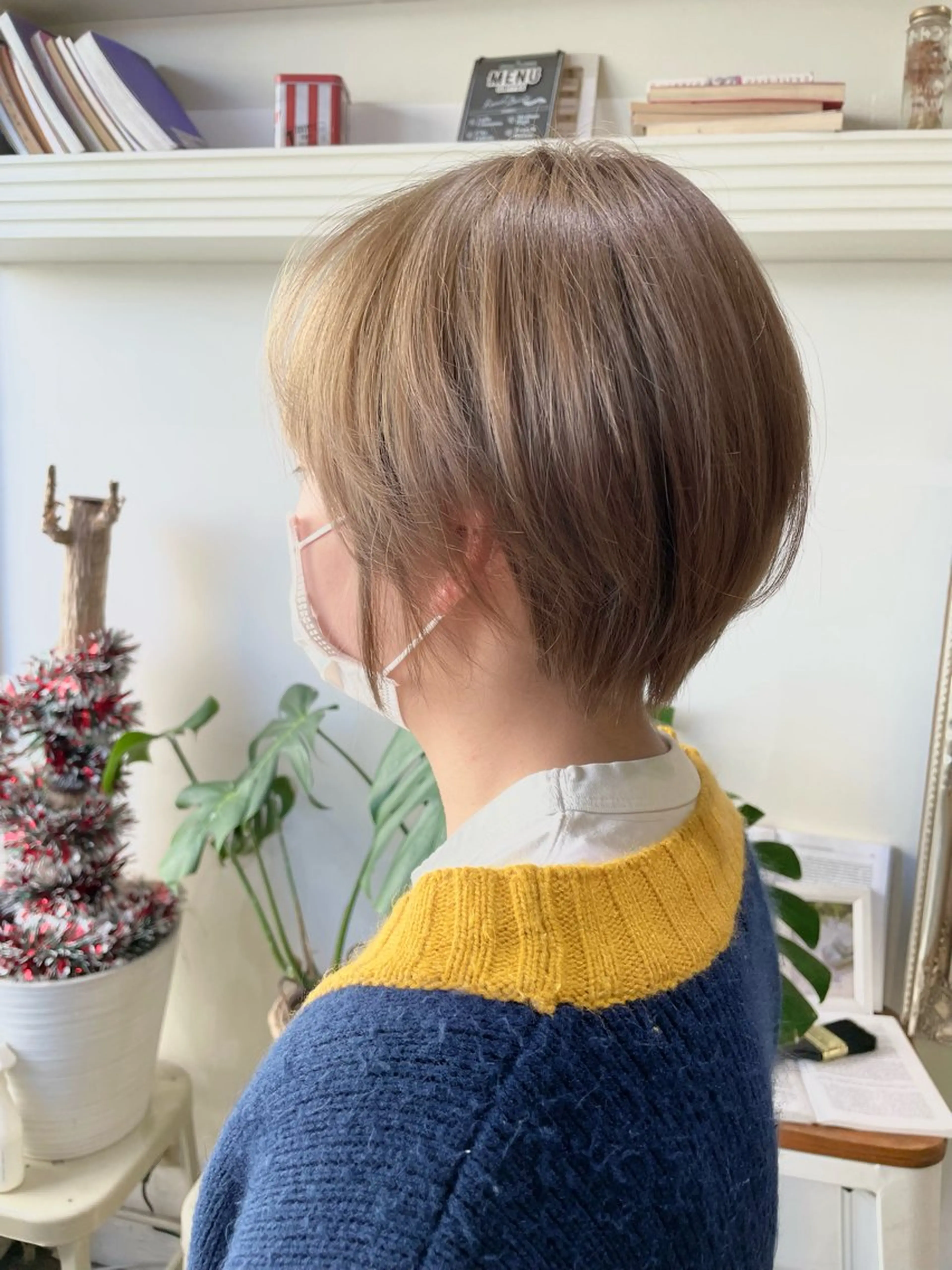 ショート カラー ヘアアレンジ ベージュカラー ハイトーンカラー ハイトーンベージュ ショートヘア ヘアカラー トリートメント 山崎 澪 レイヤーカット/大宮のヘアスタイル