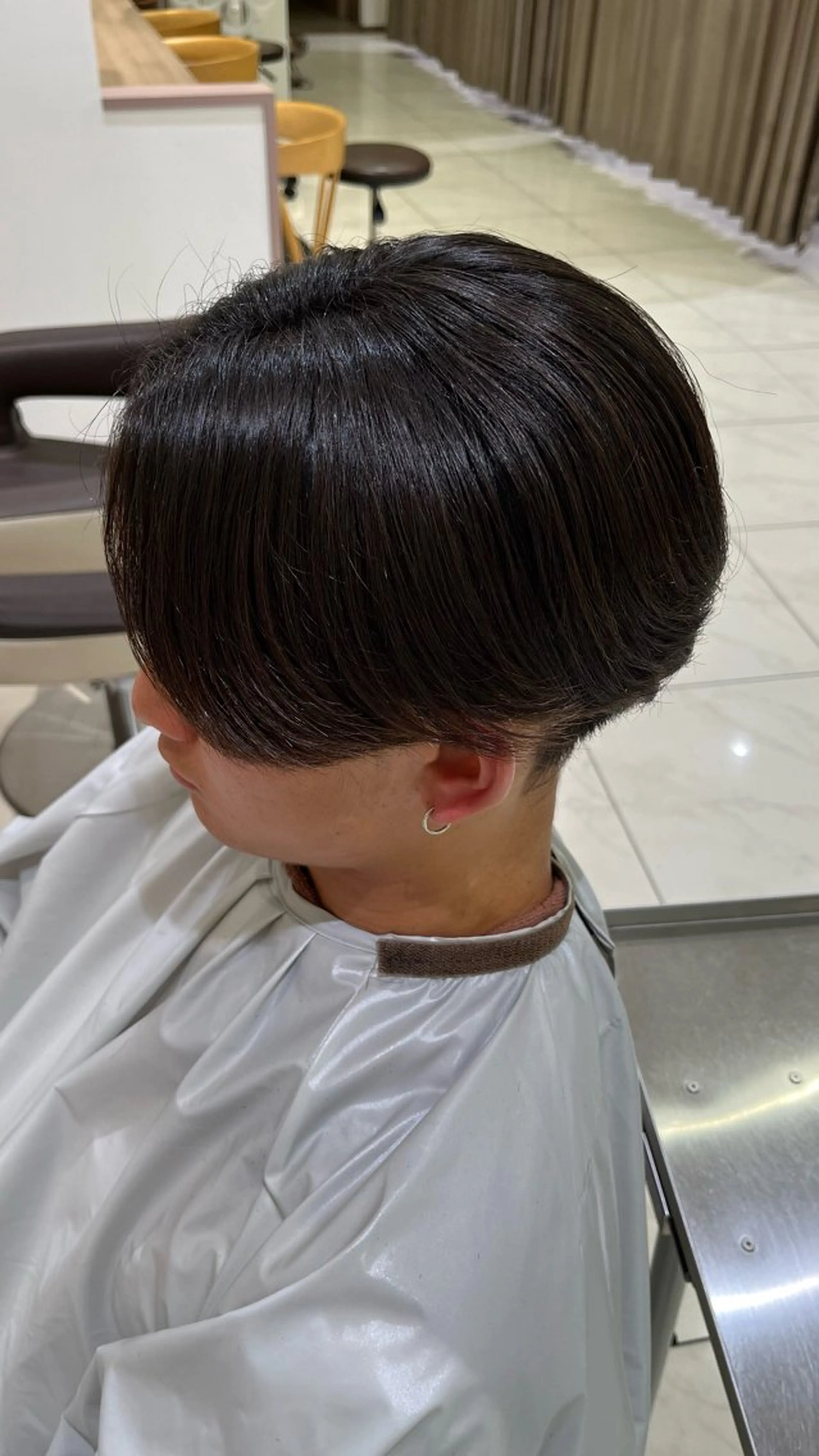 パーマ メンズ メンズブリーチ センターパート フェードカット マッシュ メンズパーマ カット 縮毛矯正 トリートメント ヘアセット 【メンズパーマ✨️ 髪質改善矯正】岩城のヘアスタイル