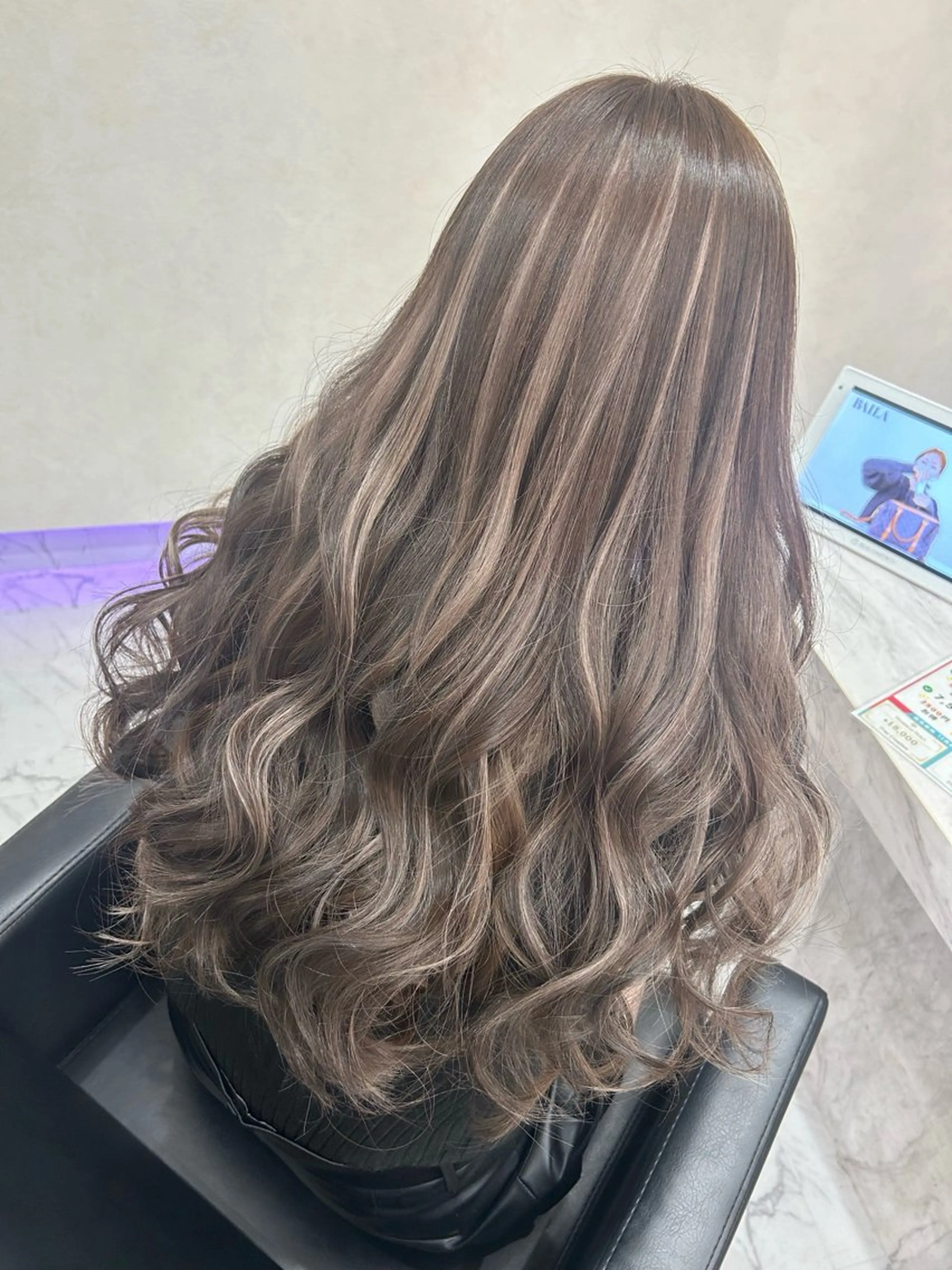 ロング カラー ヘアカラー エクステ ハイトーン/韓国風 🤍Nacchi🐈のマツエク・マツパデザイン