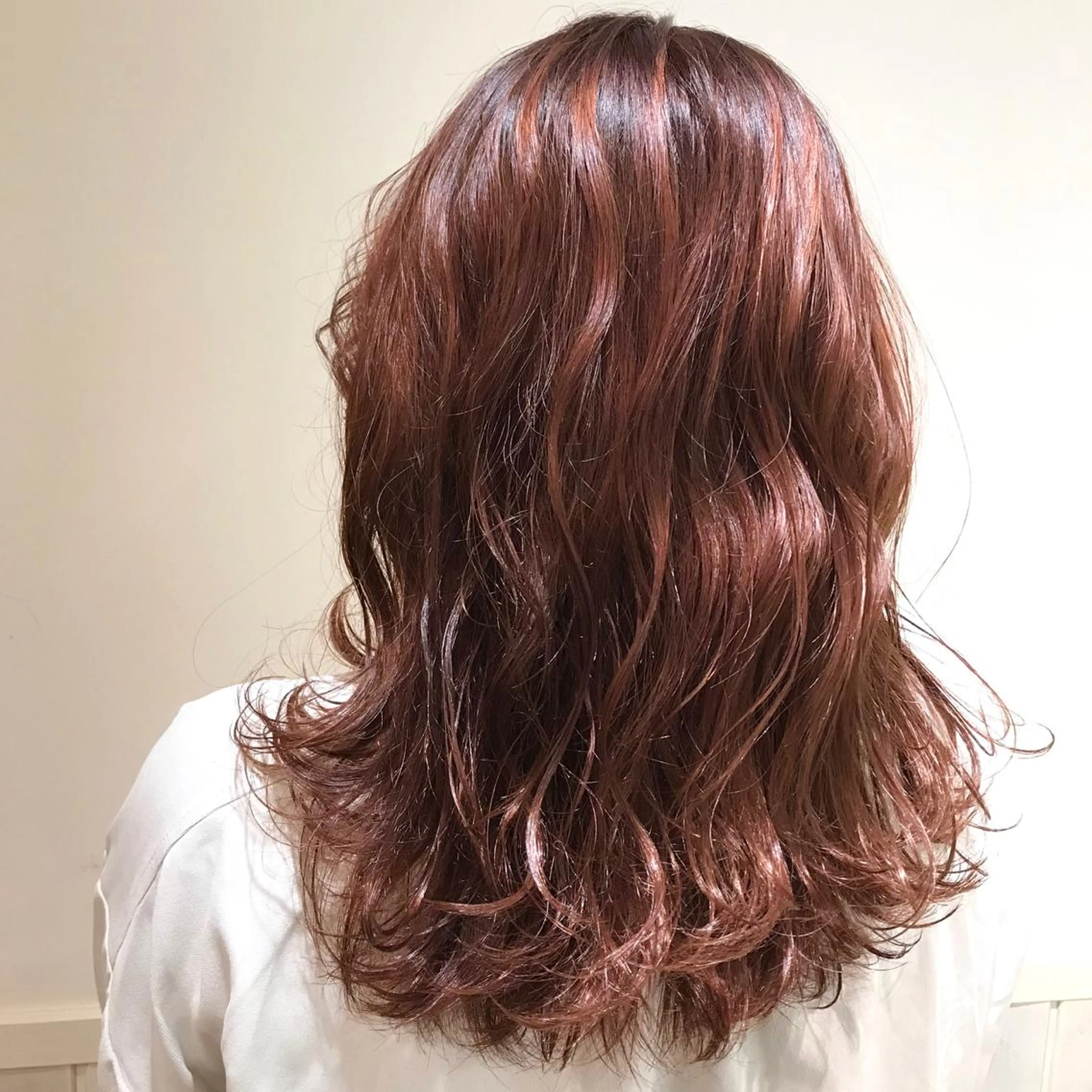 ミディアム カラー スナコザワ レナのヘアスタイル
