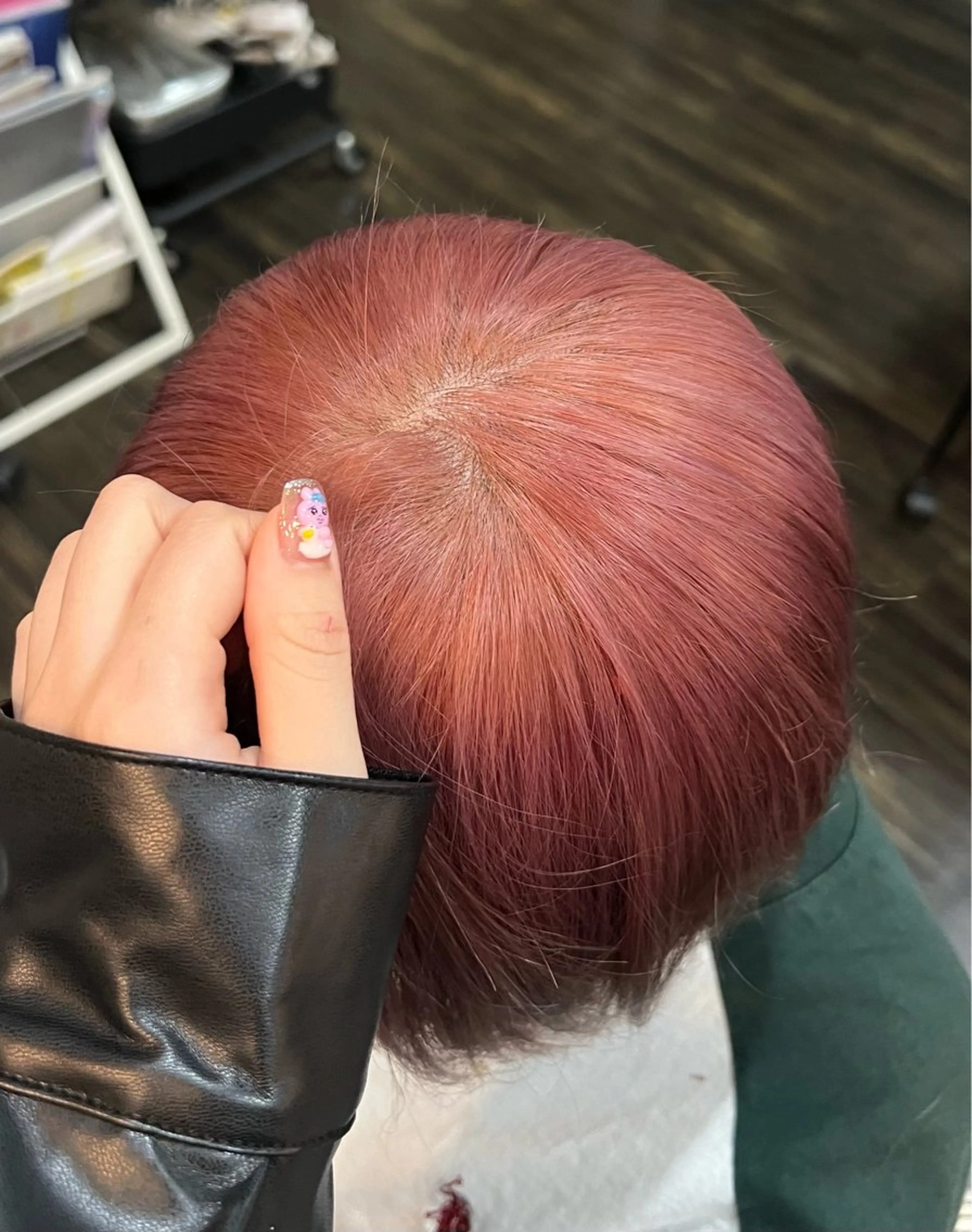 カラー 小林 那奈のヘアスタイル