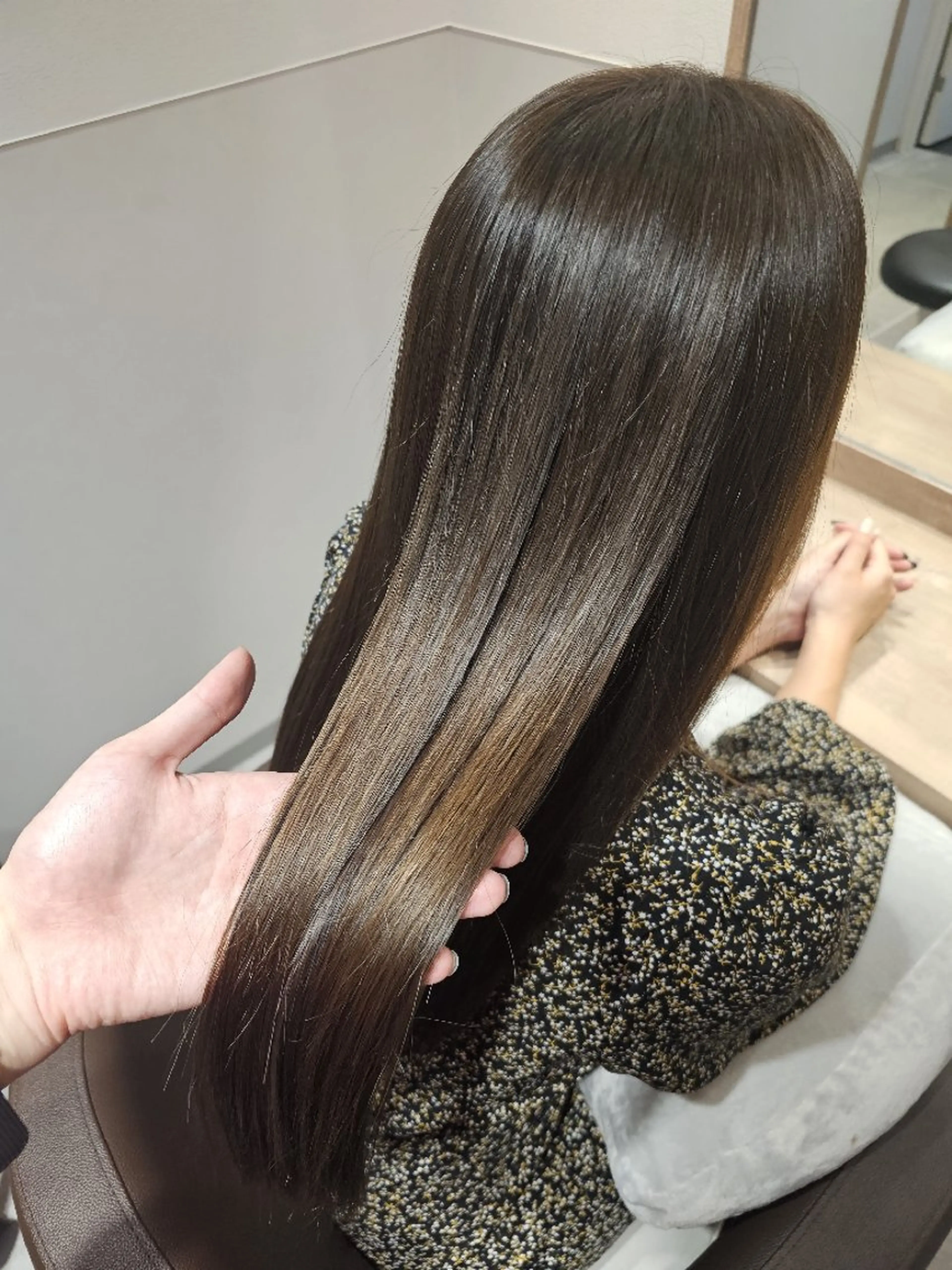 セミロング カット トリートメント 髪質改善美容師が作る 透明感カラー杉山太貴のヘアスタイル