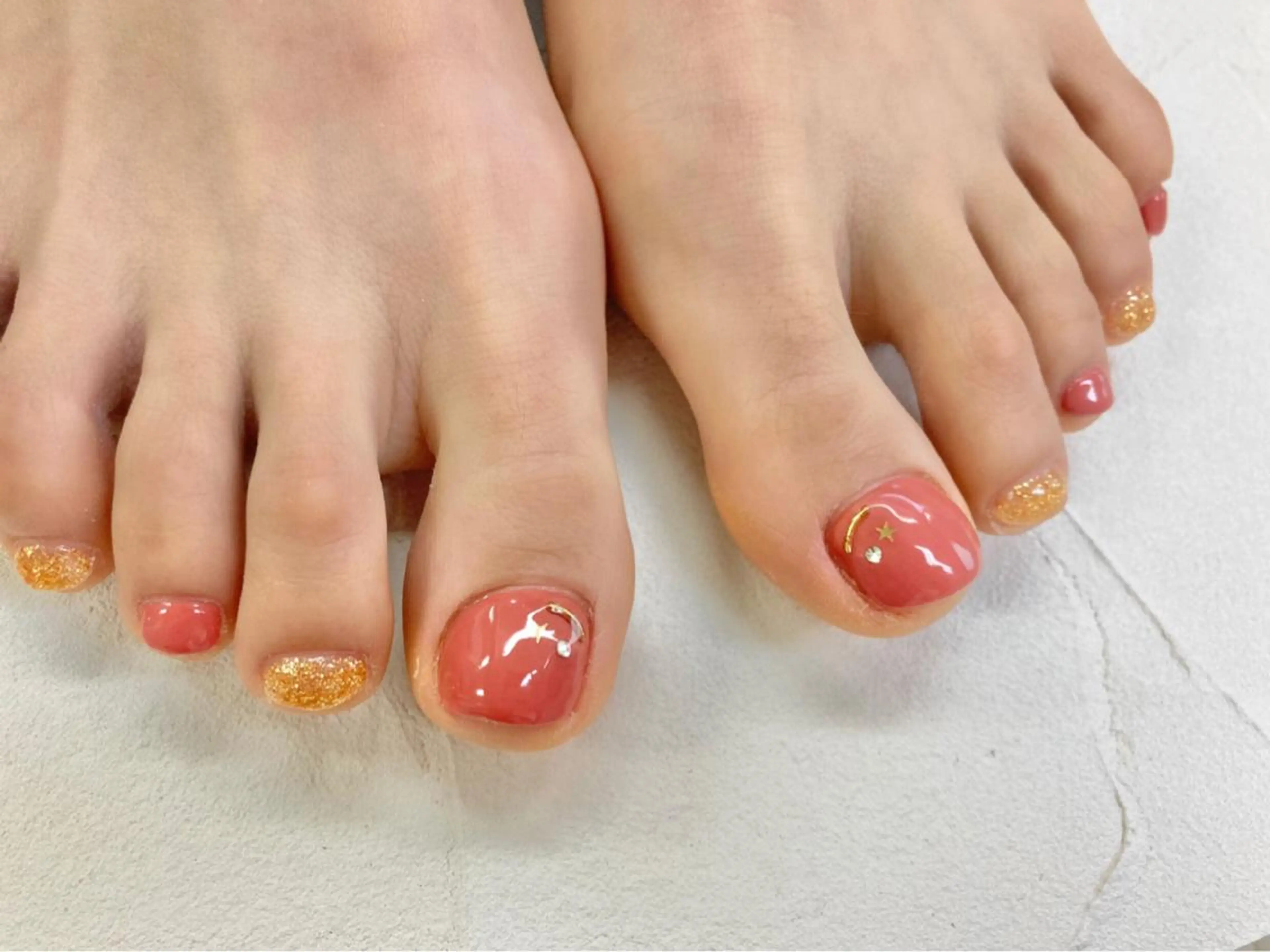 ネイル アートネイル ラメ(グリッター) ワンカラーネイル フットネイル 松本 実咲のネイルデザイン