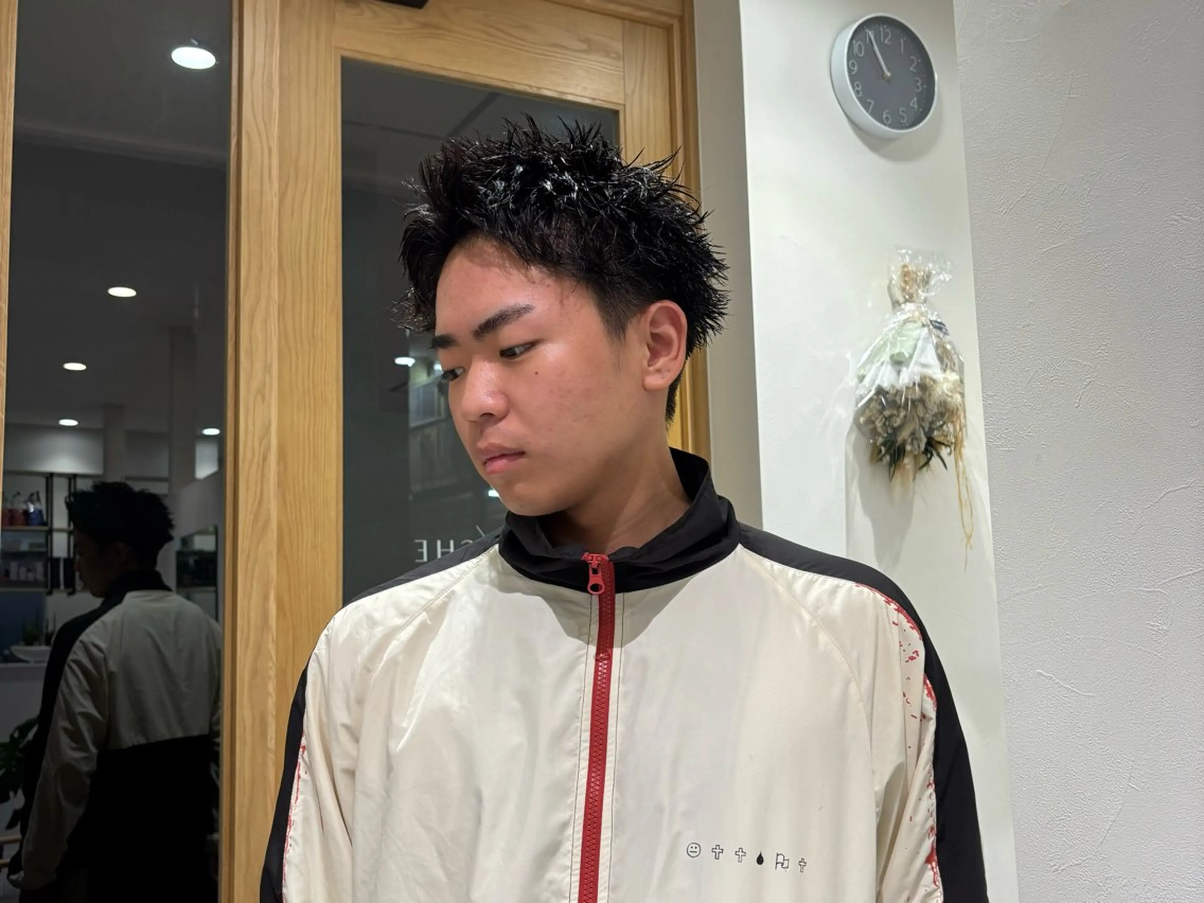 メンズ メンズパーマ スパイキーショート 刈り上げ 下村 琉弥のヘアスタイル