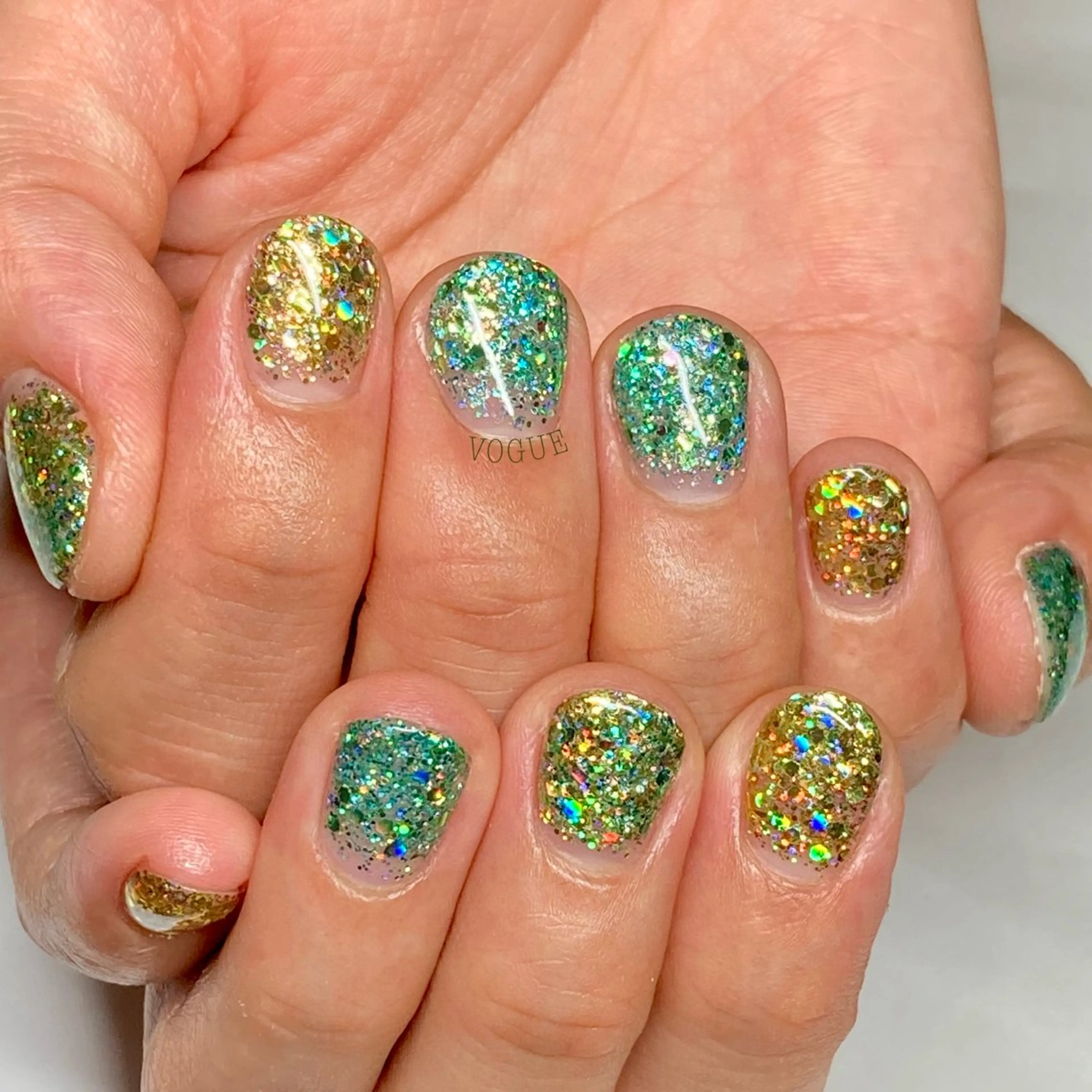 ネイル ハンドネイル VOGUE ×SWANのネイルデザイン