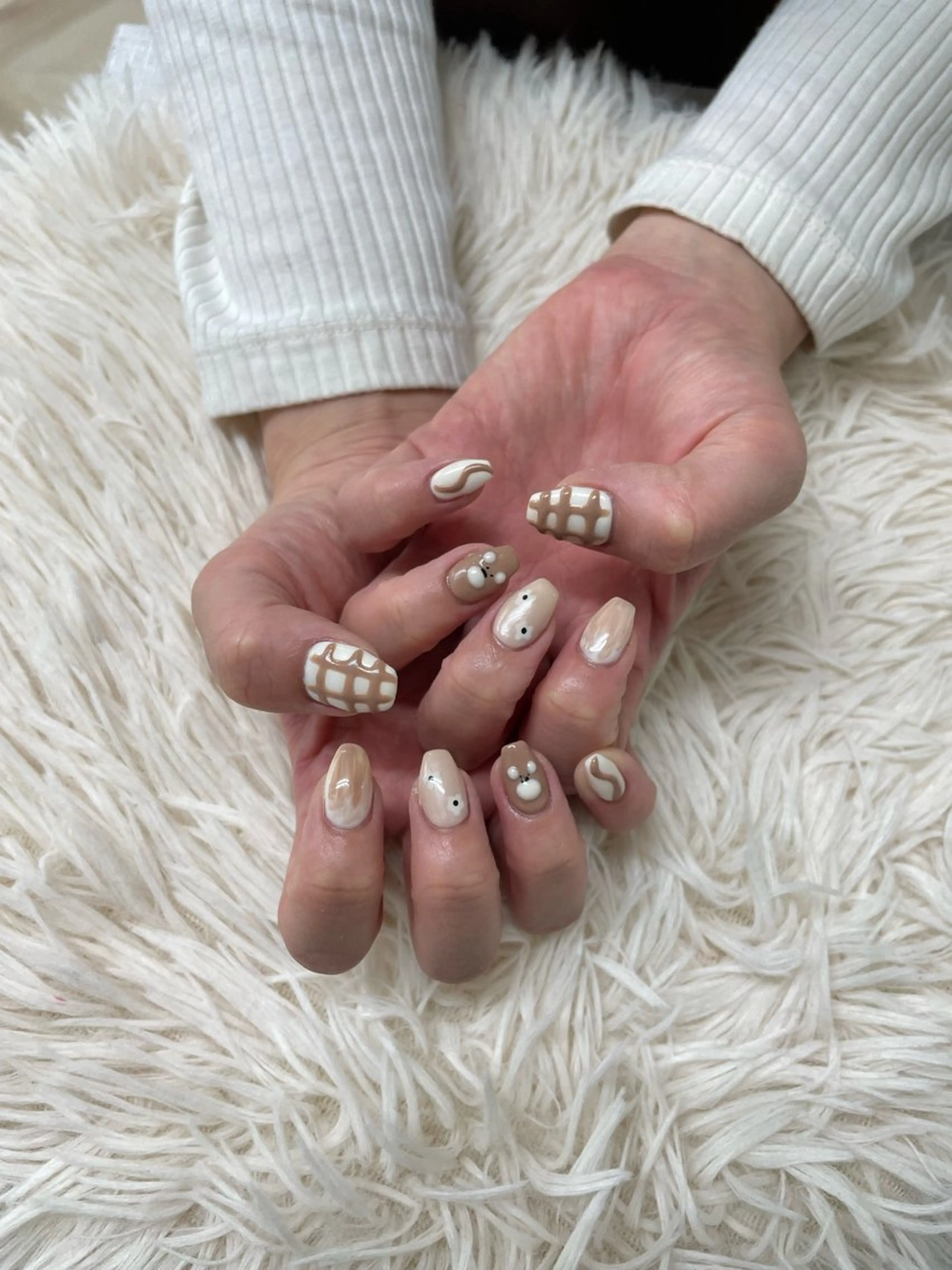 ☁＼ 2ヶ月以内の再来店 ／ 定額デザインハンドネイル オフ代半額 5830円 💅🏻の写真
