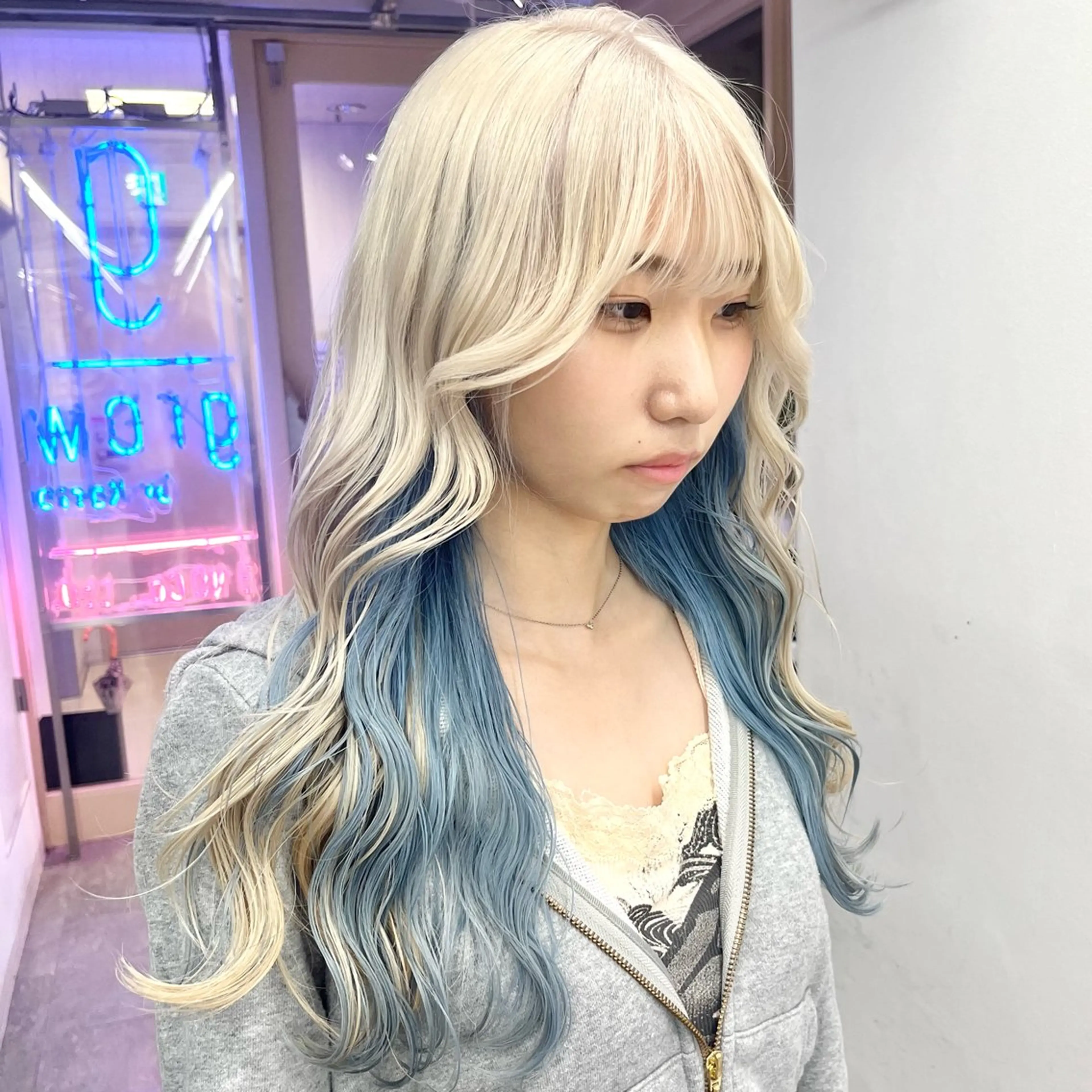 カラー 渋谷🎨ブリーチ特化 ×エクステ🎨レンのヘアスタイル