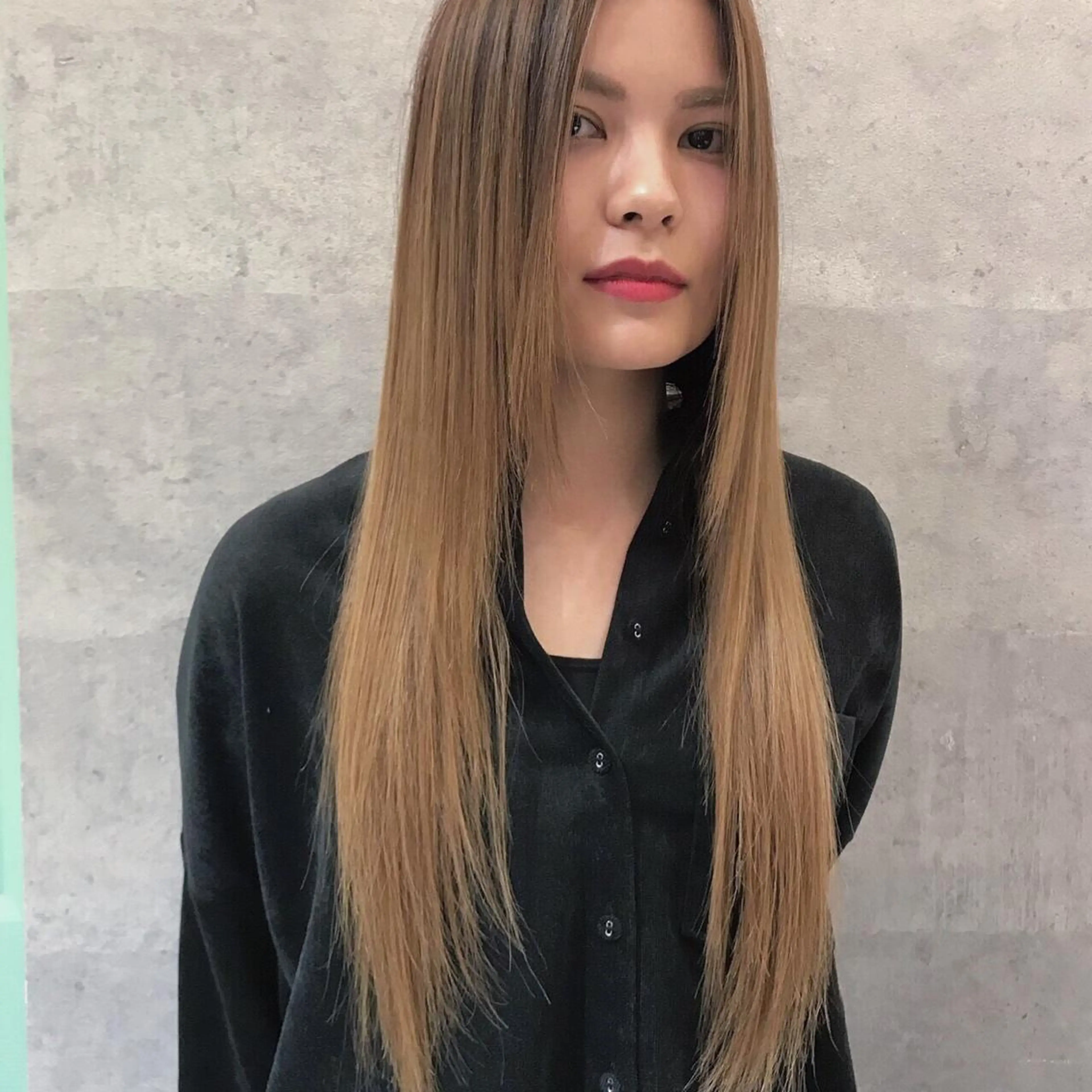 ロング カラー 𝑺𝒂𝒌𝒊 🩶マンツーマン施術のヘアスタイル