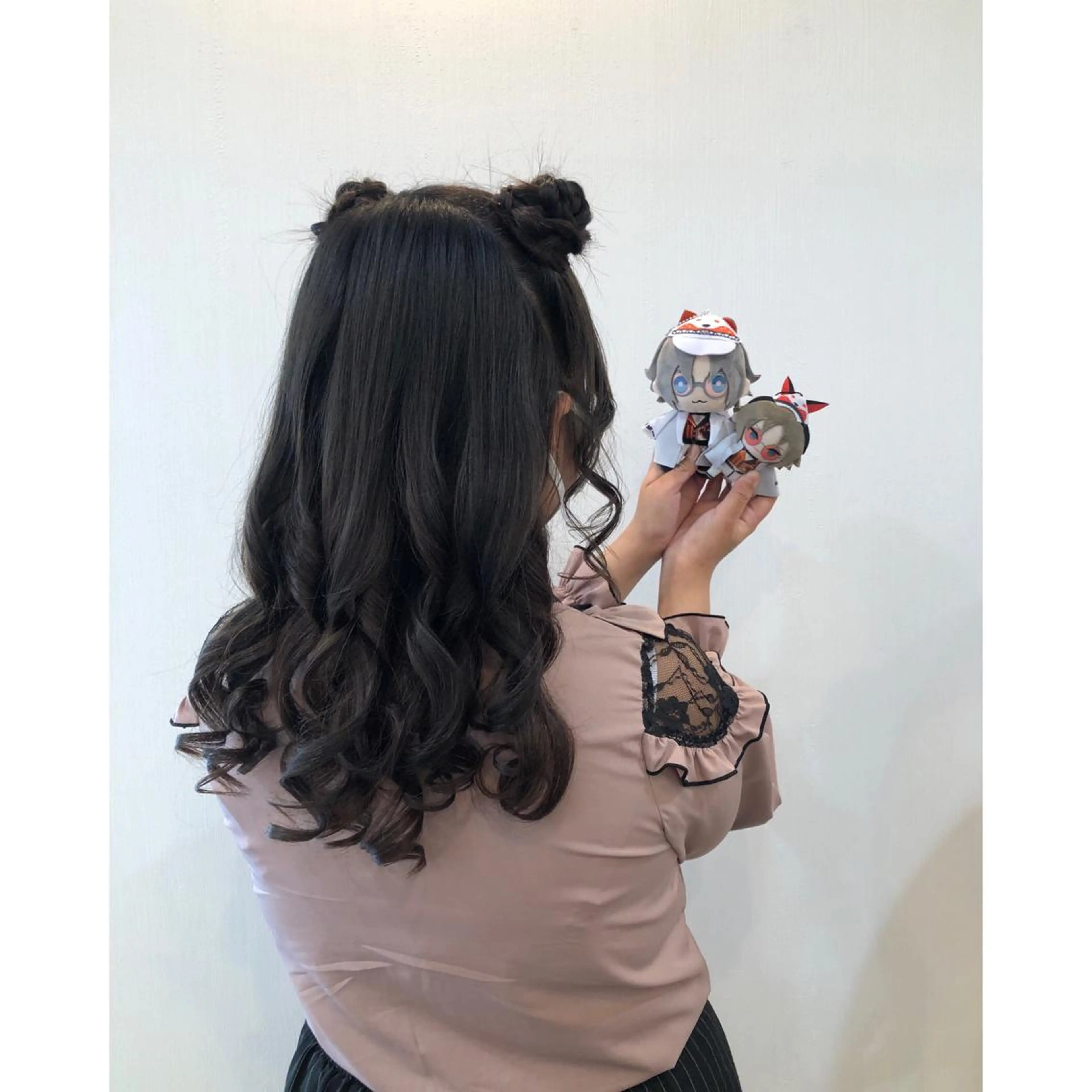 セミロング ヘアアレンジ ハーフアップ 推しカラー✨ オタク美容師ユウカのヘアスタイル