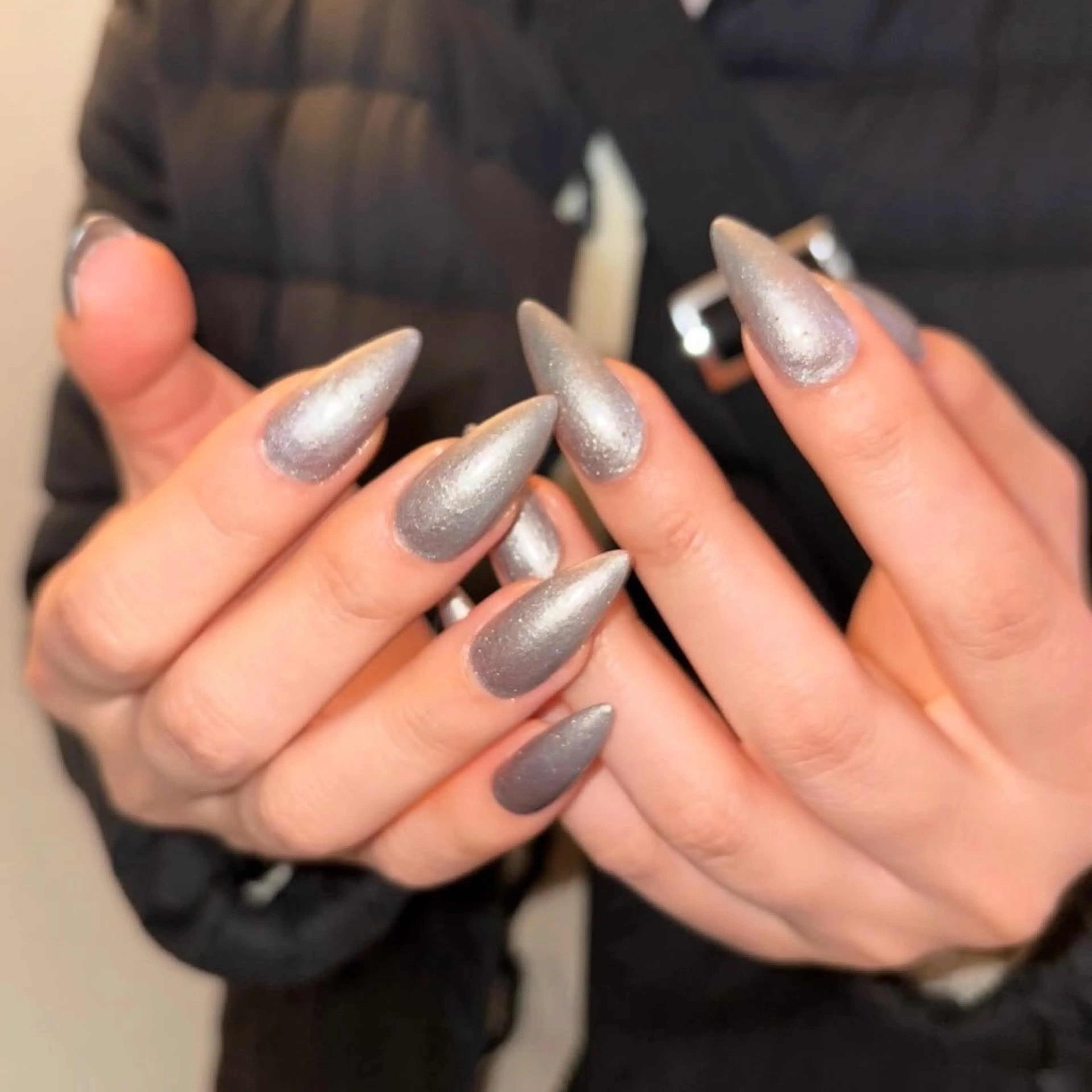 ネイル シルバー ハンドネイル boigny nailのネイルデザイン