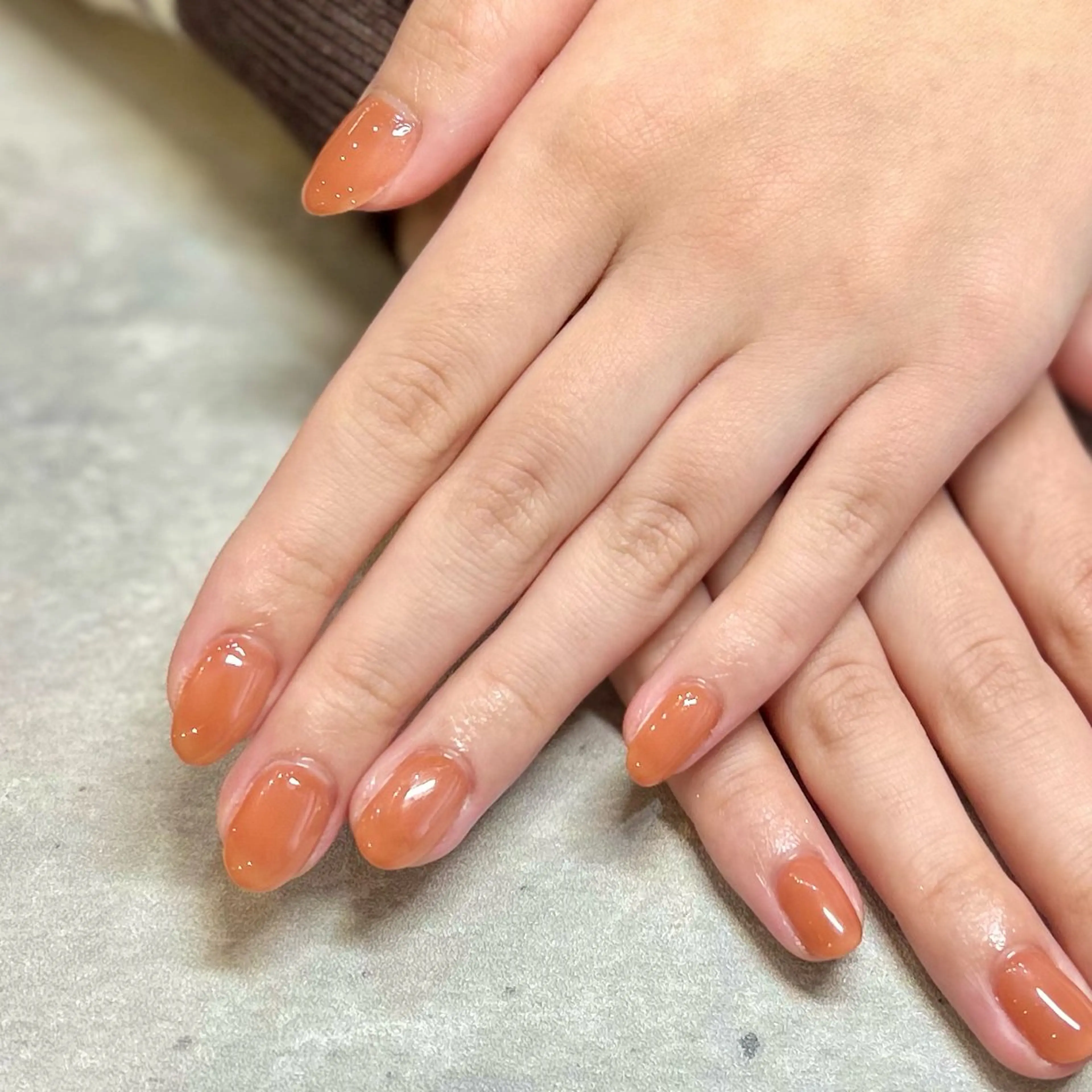 ネイル オフィスネイル ワンカラーネイル オレンジ ハンドネイル 山下 比波のネイルデザイン
