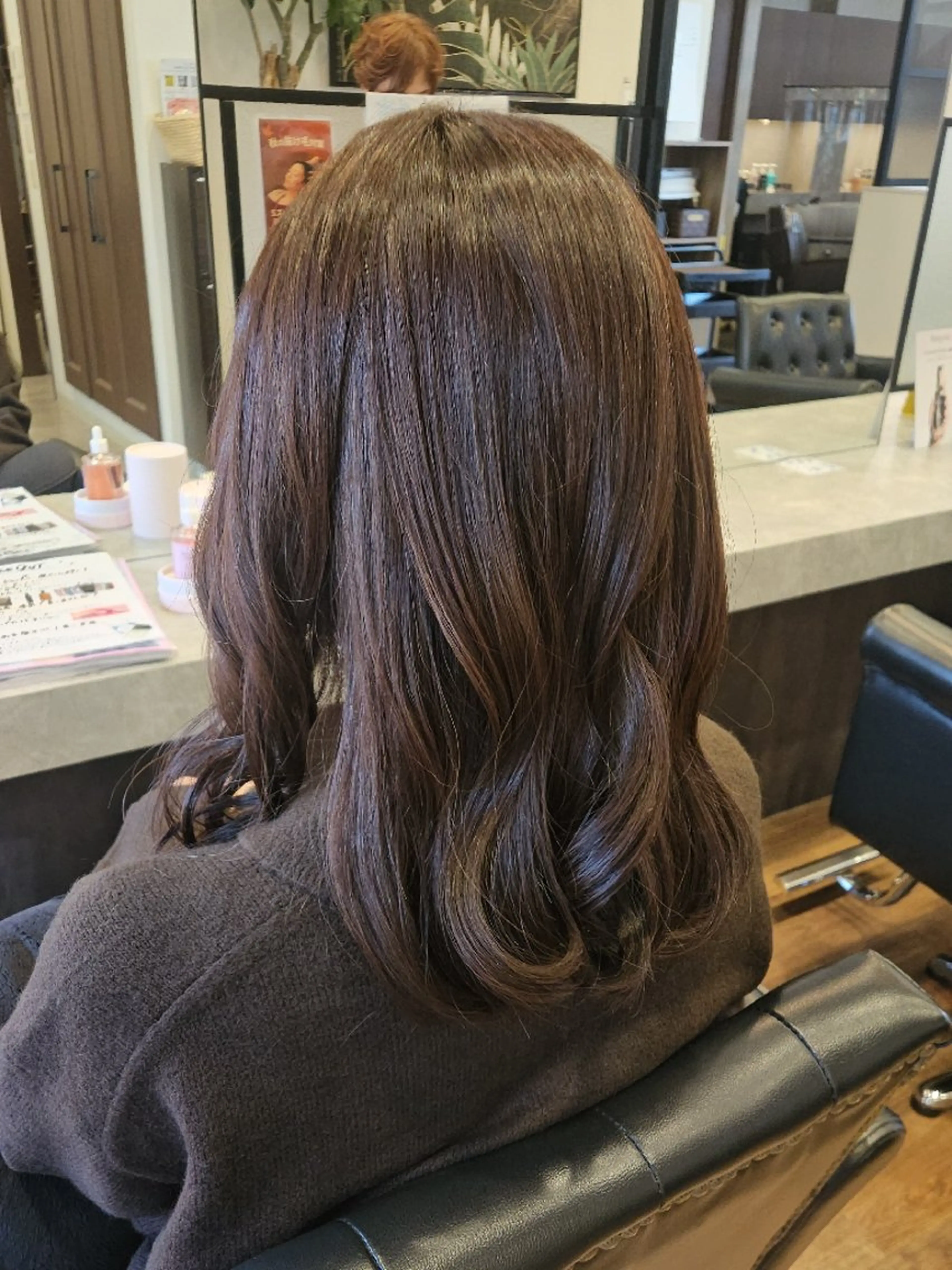 セミロング カラー カット ヘアカラー トリートメント 関口 友菜のヘアスタイル