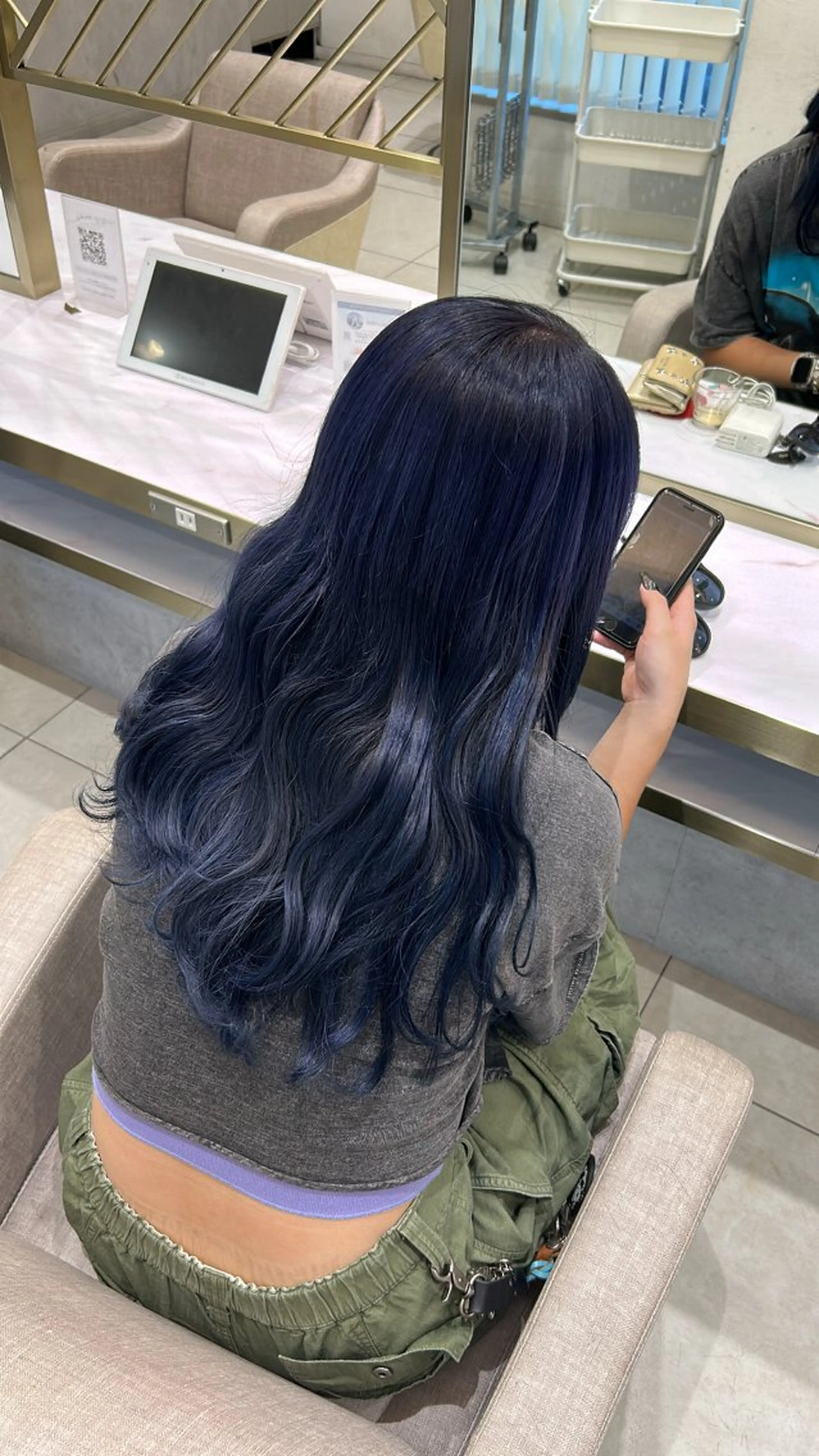 カラー 根本 美咲のヘアスタイル