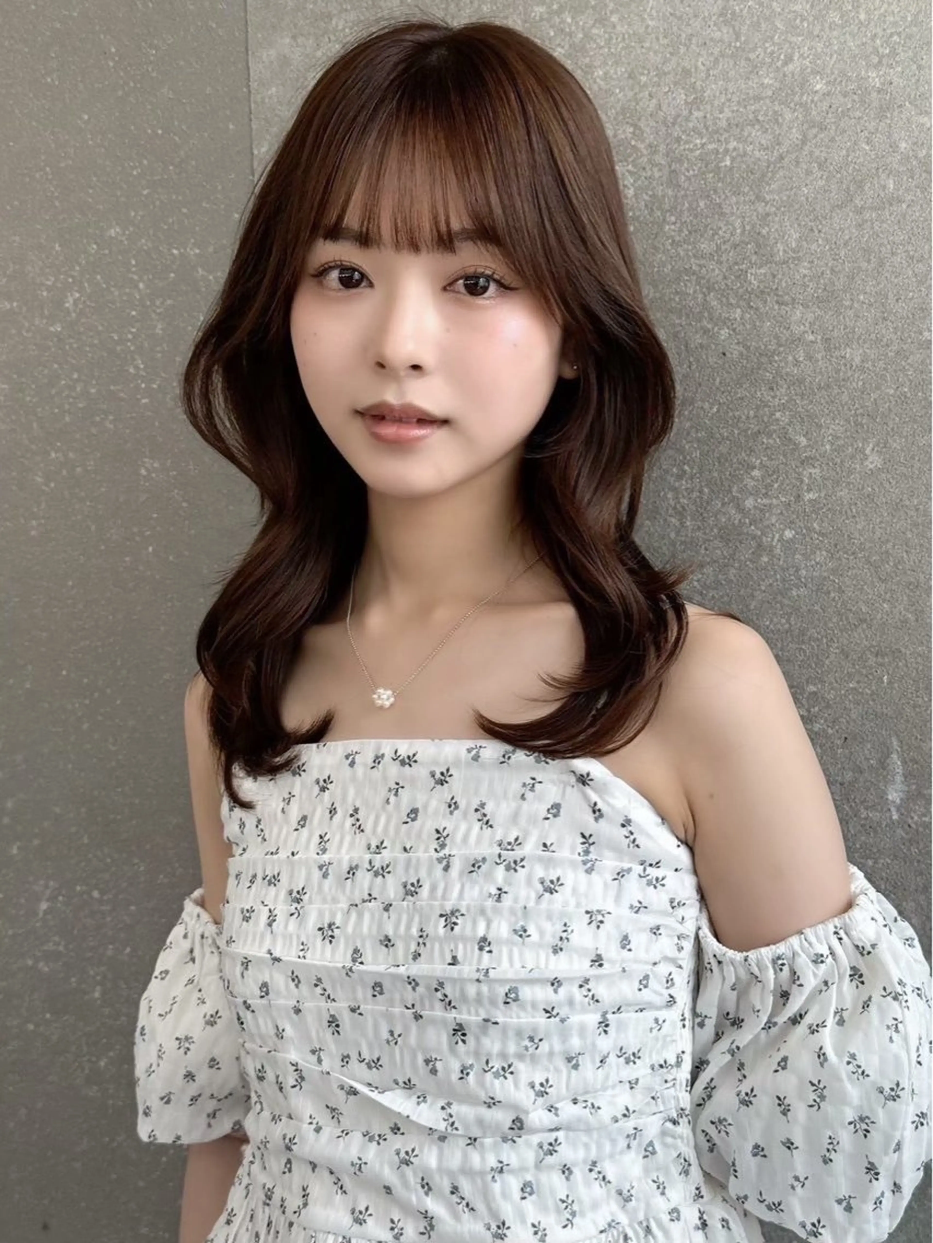 ミディアム ai / Lond idealのヘアスタイル