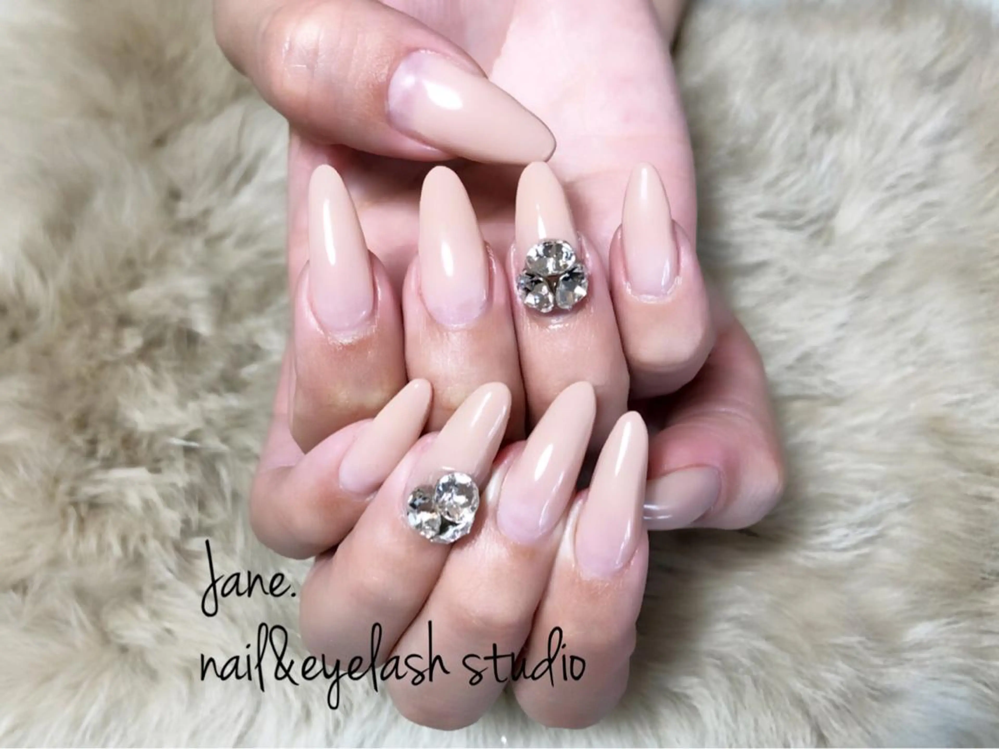 ロング ネイル Yakko pas á pasのネイルデザイン