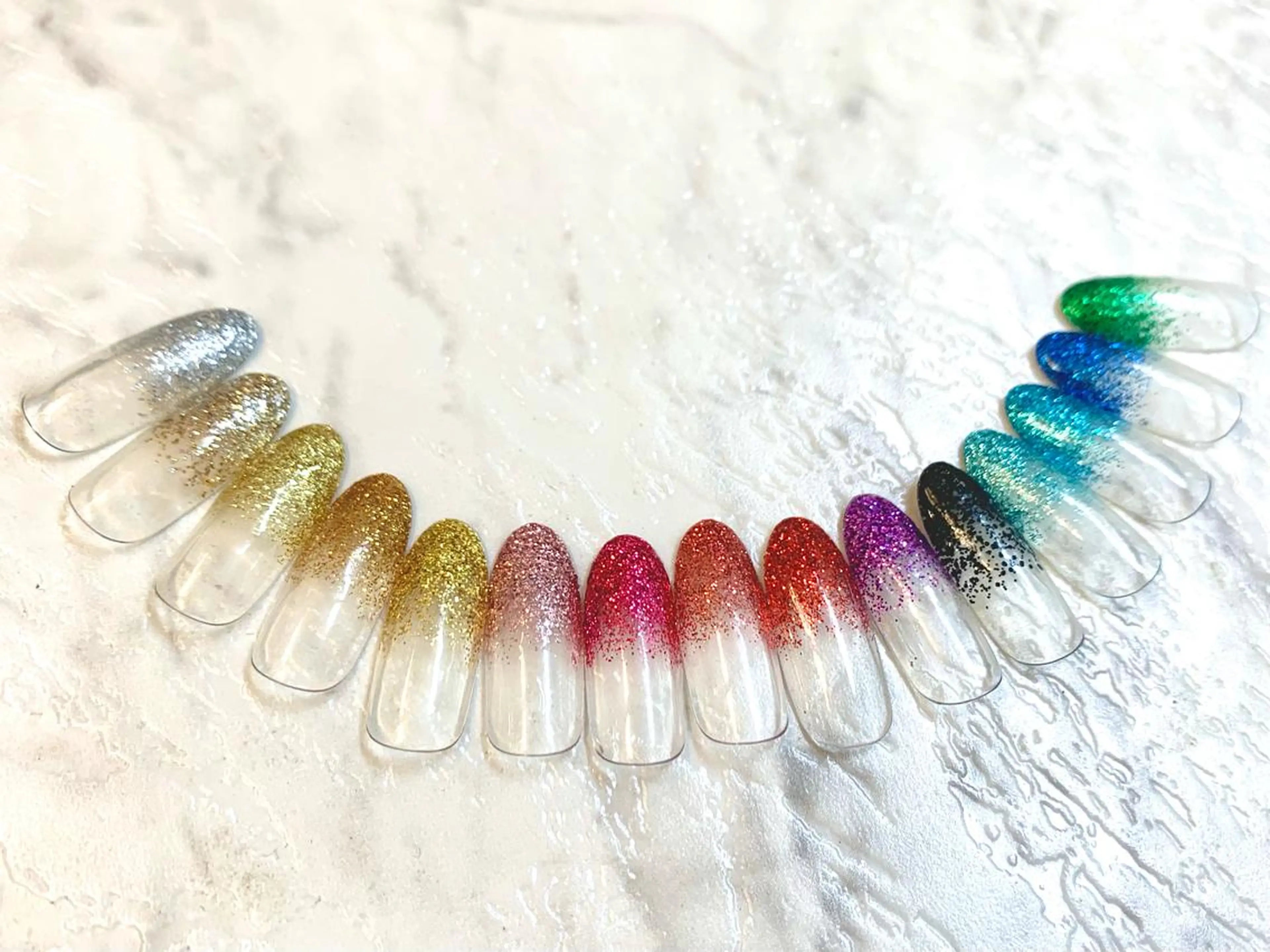 ネイル グラデーション ラメ(グリッター) ラメグラデーション N-mode nail salon所属・NAIL 🎀 AIRIのネイルデザイン