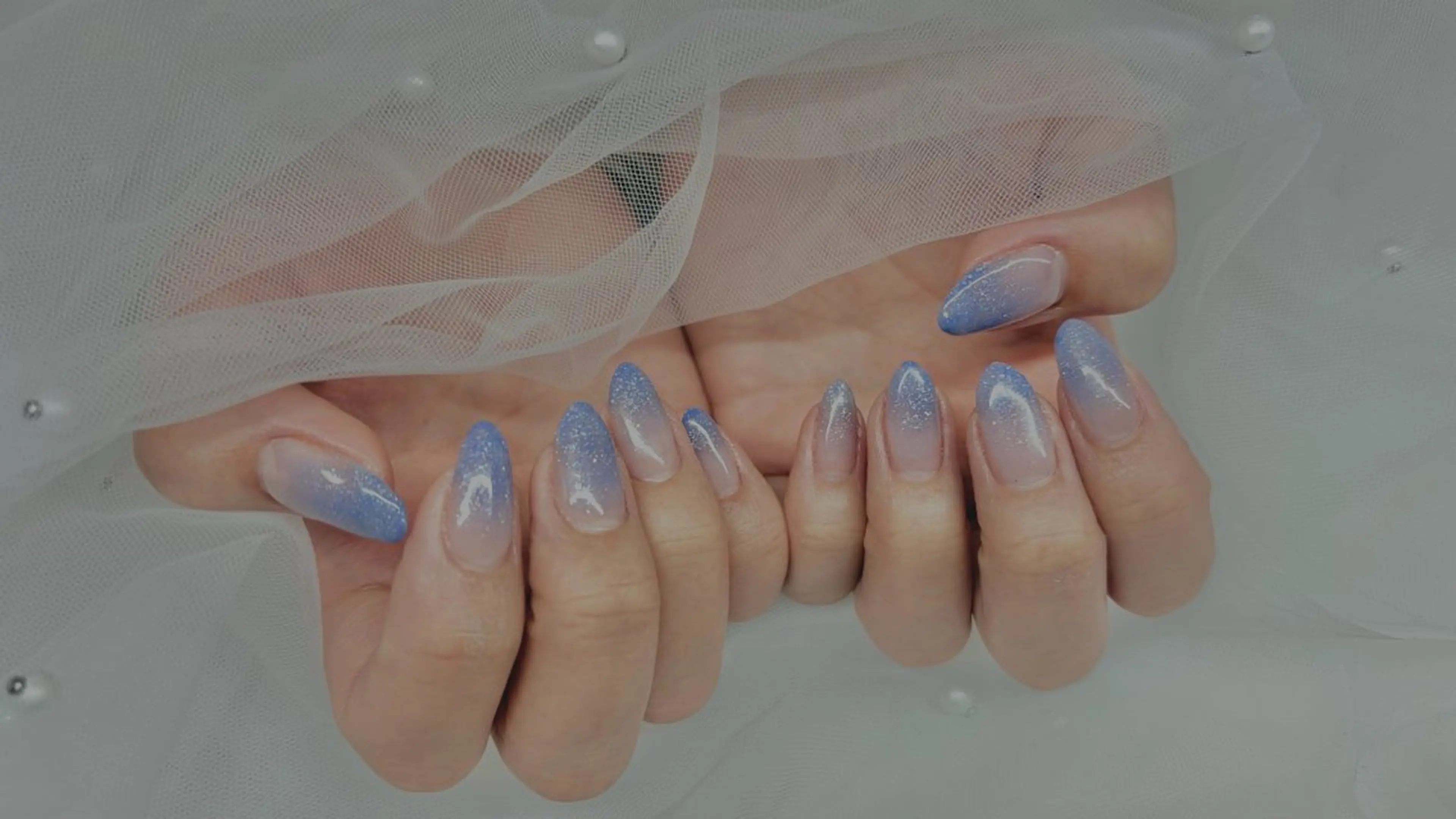 ネイル グラデーション ラメ(グリッター) ラメグラデーション ハンドネイル 桑田 あおいのネイルデザイン