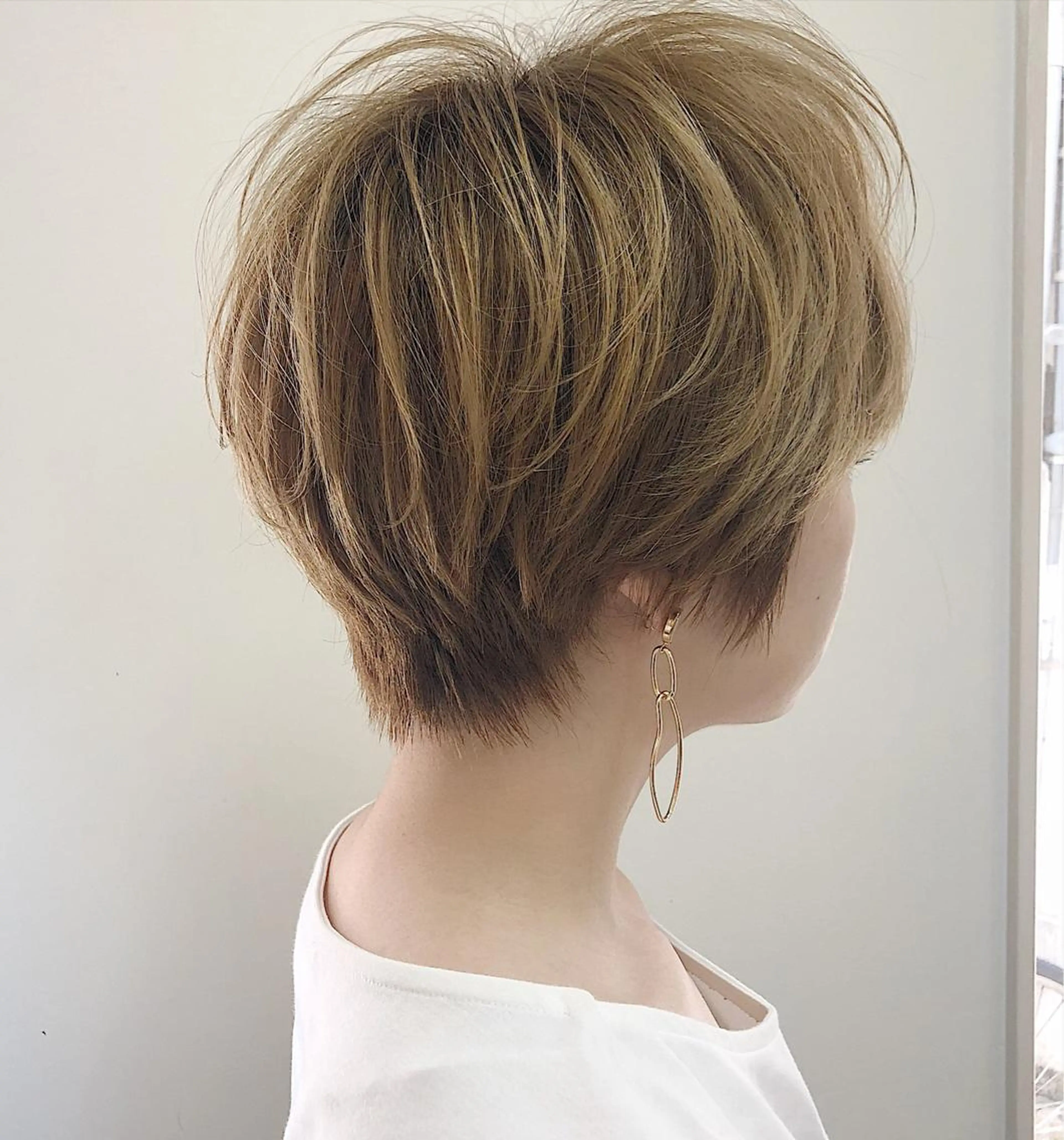 ショート カラー ショートボブ髪質改善 縮毛矯正のプロ山道潤のヘアスタイル