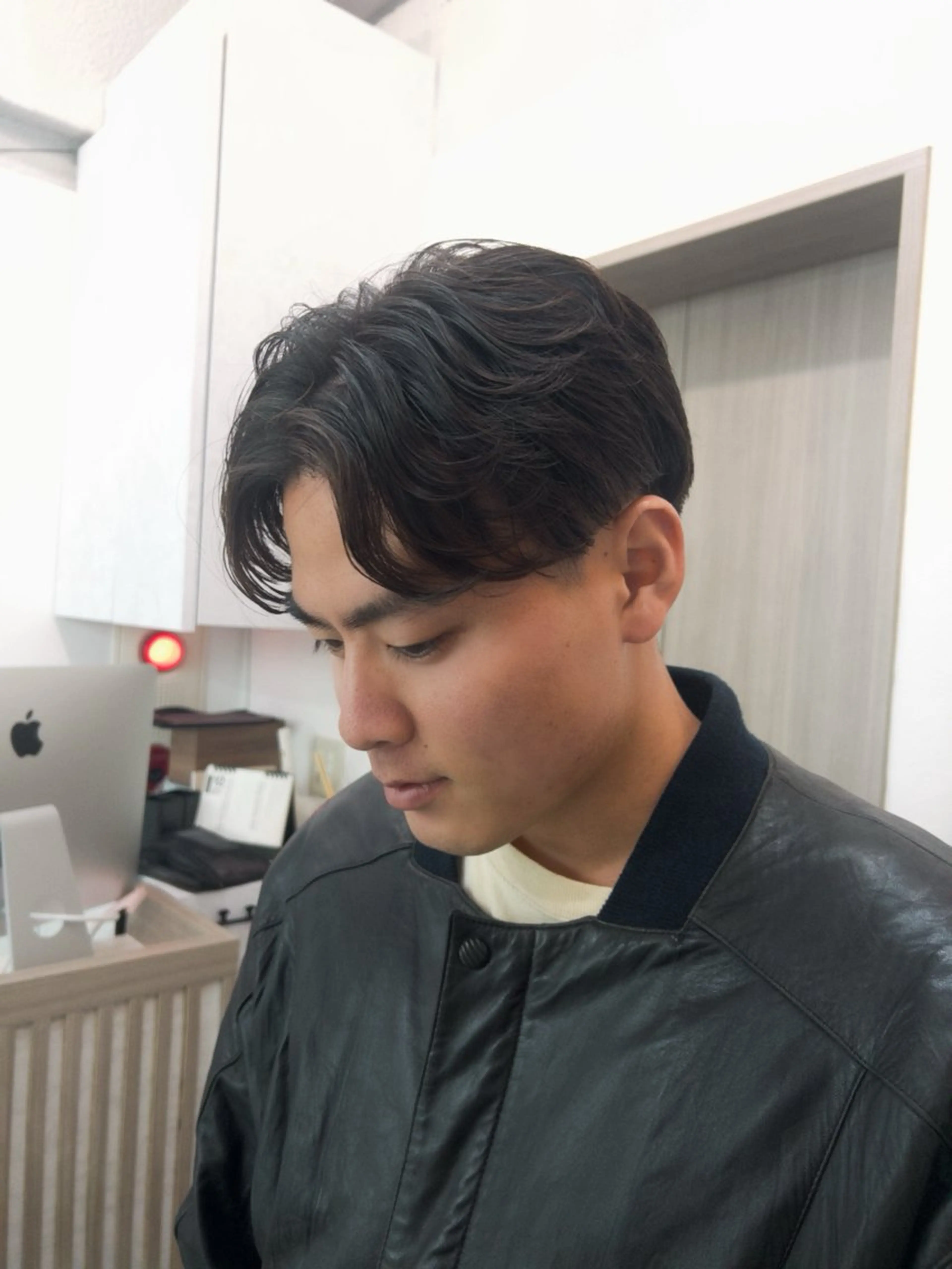 メンズ フェザーパーマ メンズパーマ カット パーマ tiel 小山莉々のヘアスタイル