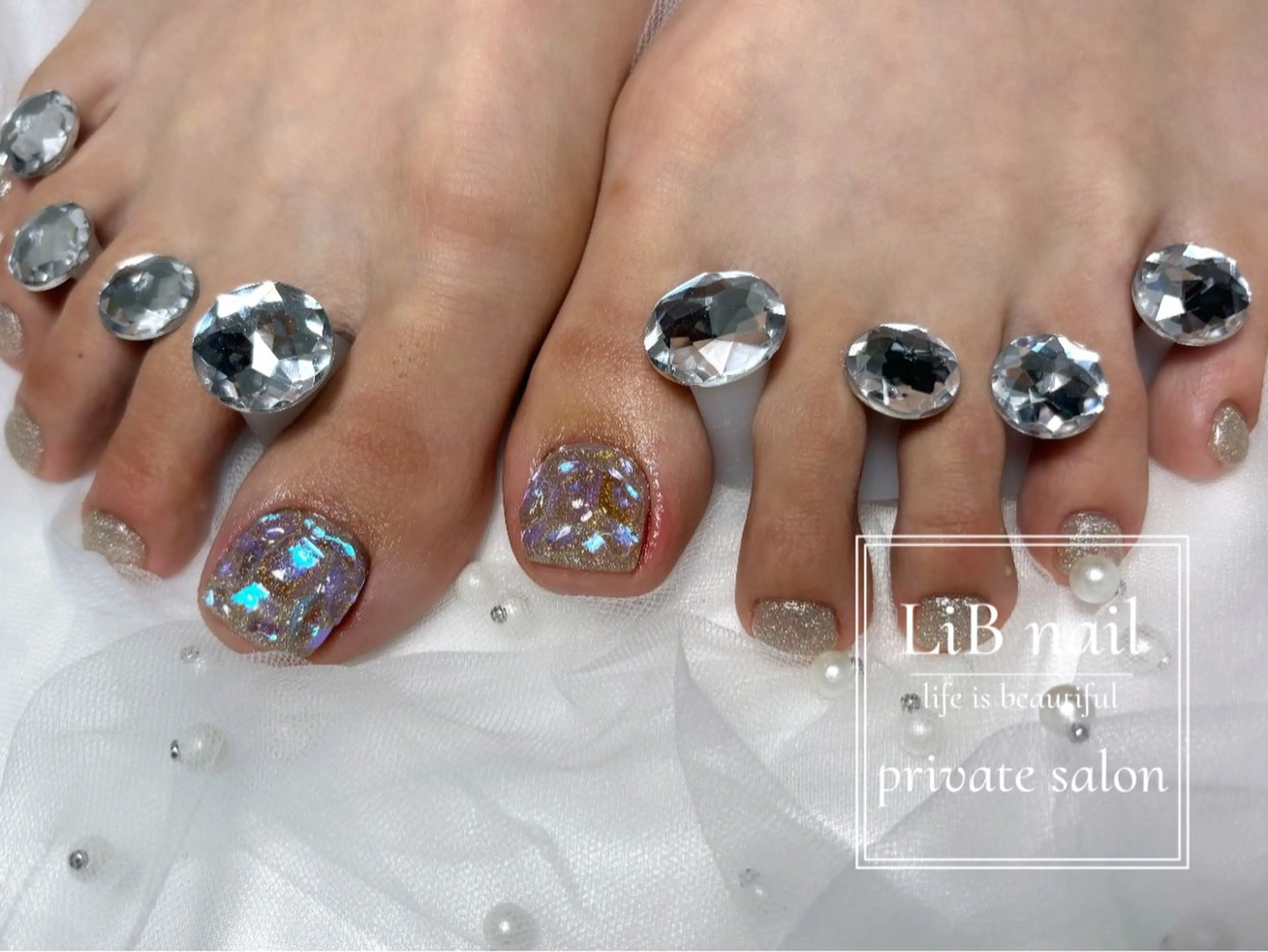 ネイル フットネイル LiB nailのネイルデザイン