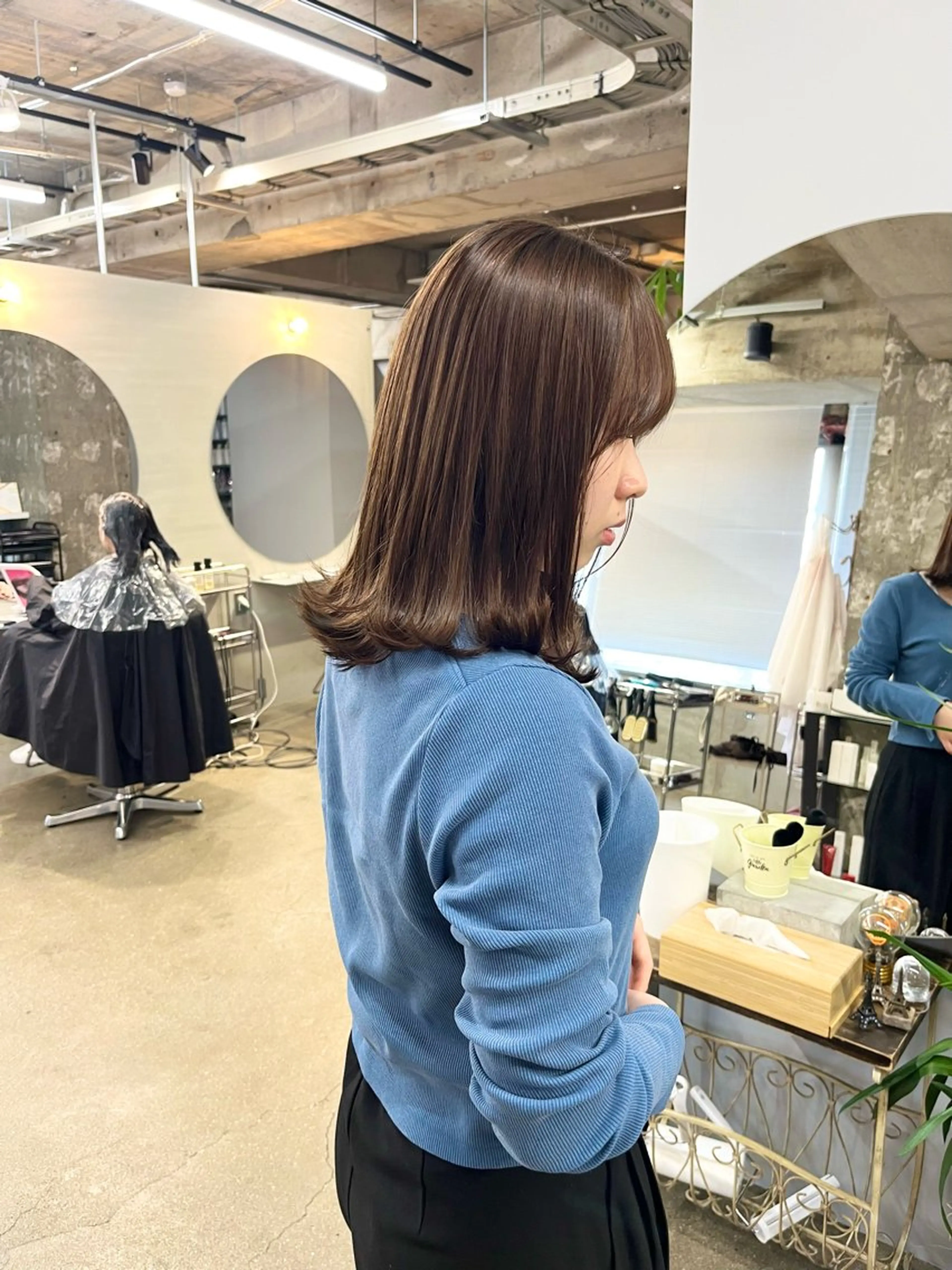 セミロング カラー アッシュ アッシュブラウン ブラウンカラー 透明感カラー カット ヘアカラー トリートメント タケデ スズカのヘアスタイル