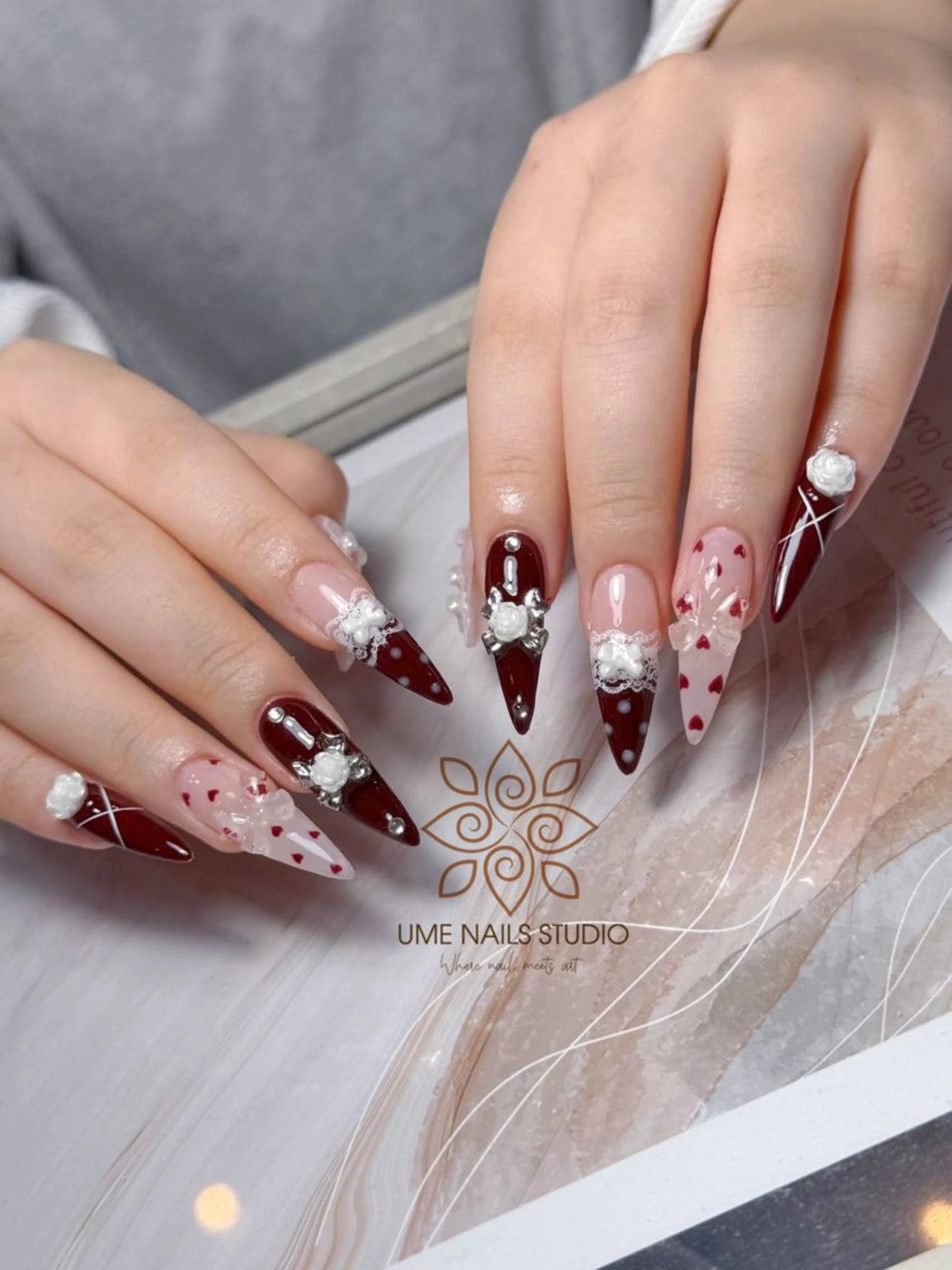 ネイル チークネイル クリアネイル ガーリー キラキラネイル 韓国ネイル Ume Nail Studioのネイルデザイン