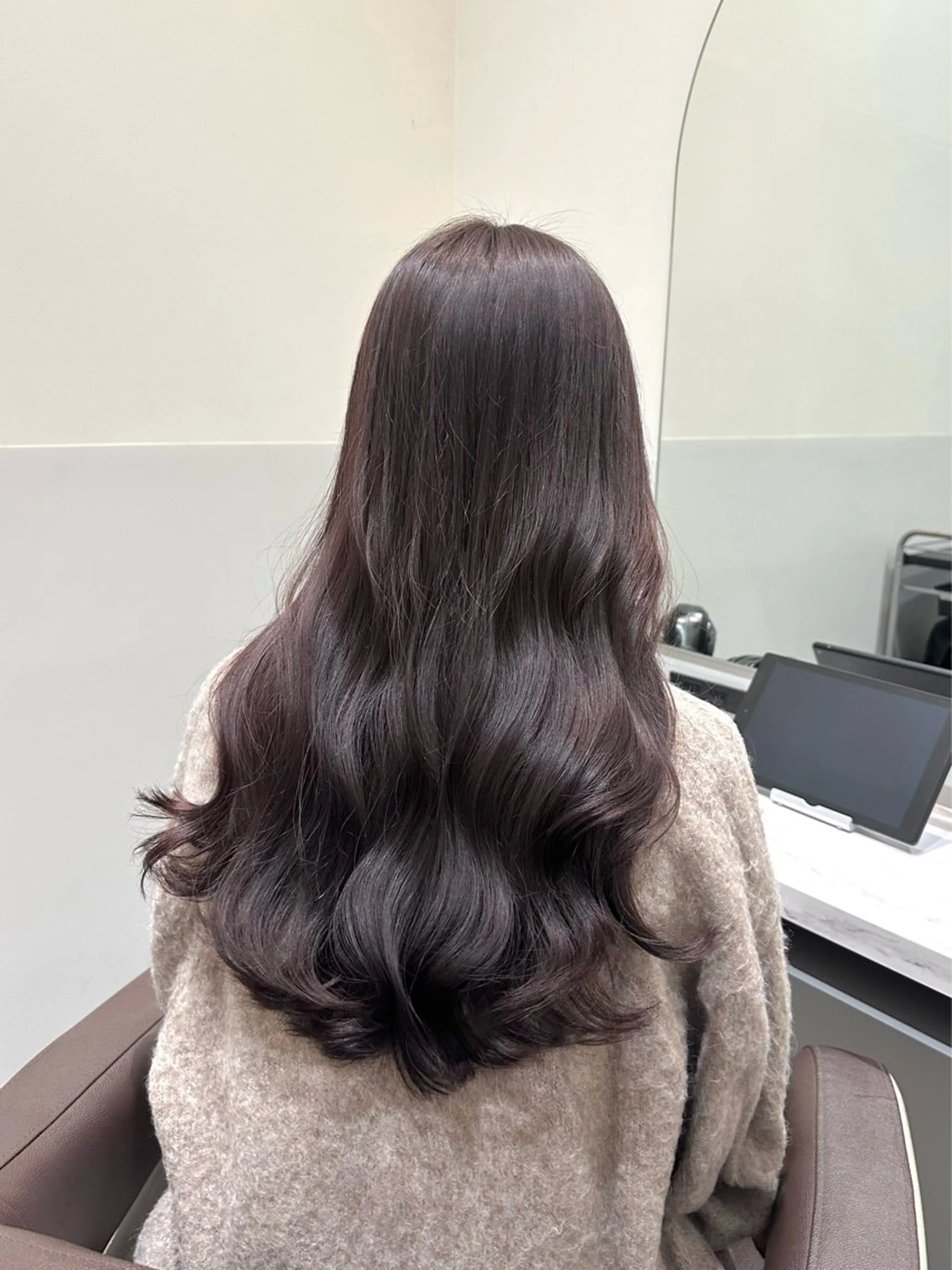 ロング カラー ベージュカラー ブリーチ ラベンダーカラー ラベンダーベージュ ブリーチなしカラー カット ヘアカラー トリートメント 矢野 晃平のヘアスタイル