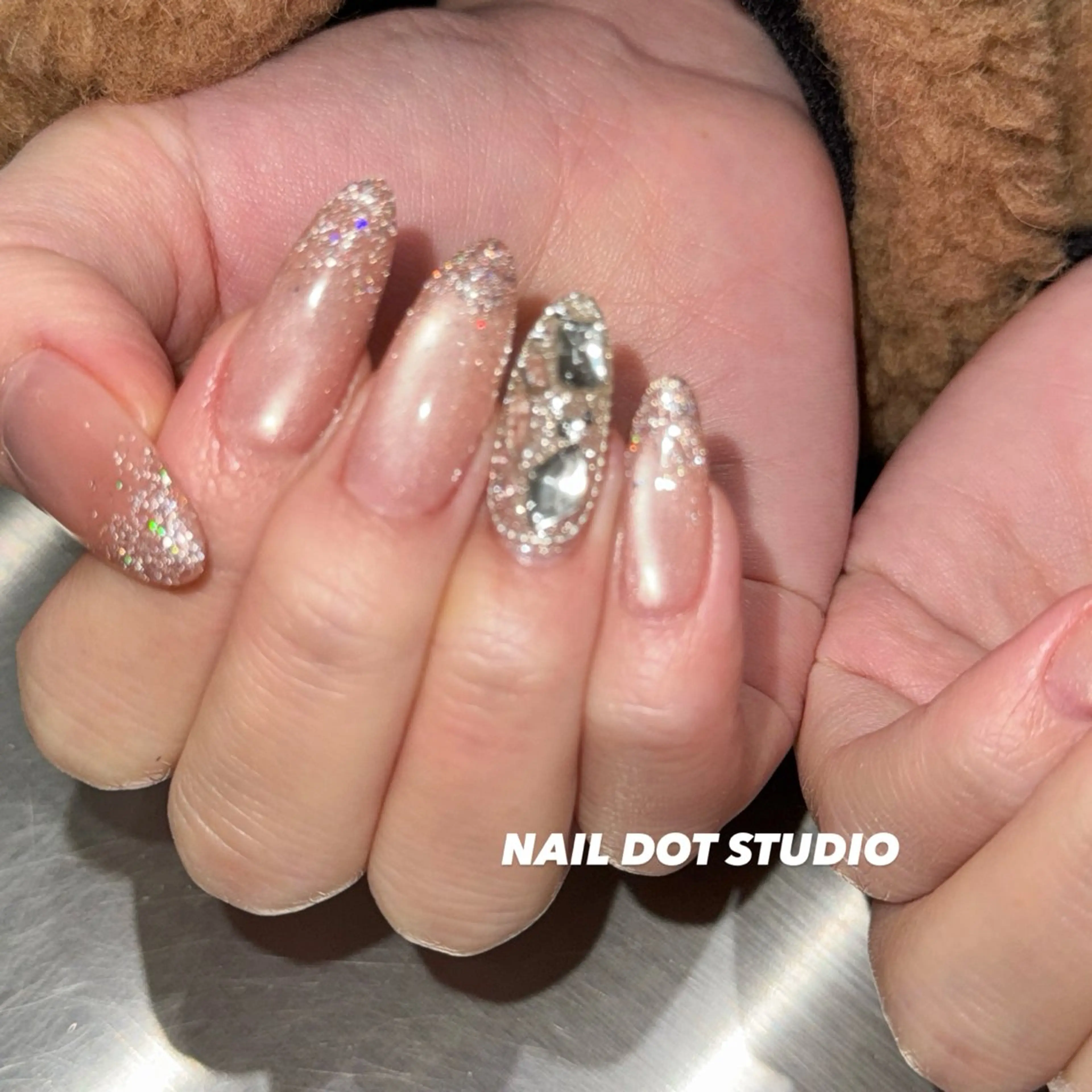 ネイル ハンドネイル NAILDOTSTU DIO SEINAのネイルデザイン