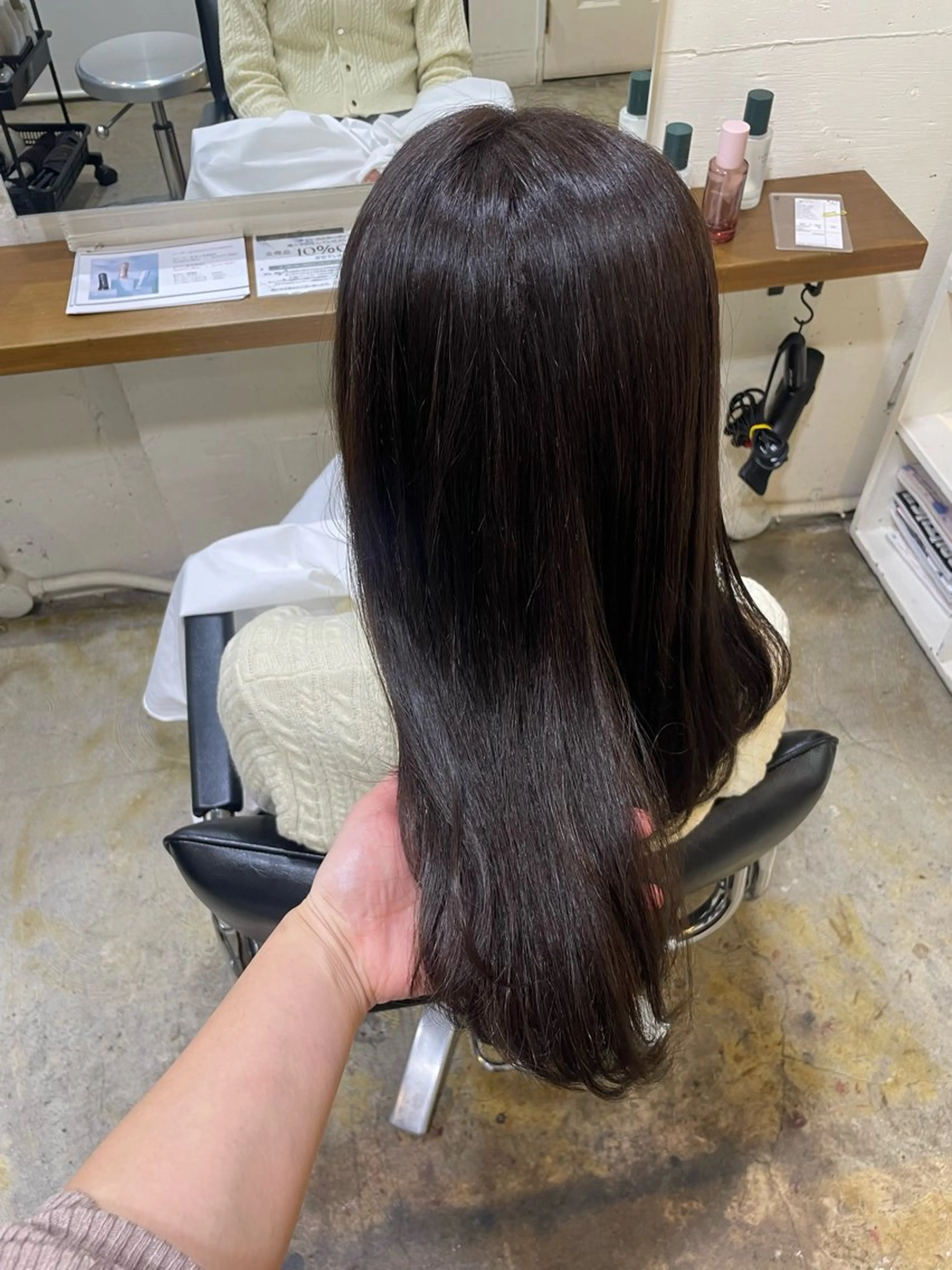 ロング カラー ベージュカラー オリーブベージュ MIOベージュカラー 柔らかいカラーのヘアスタイル