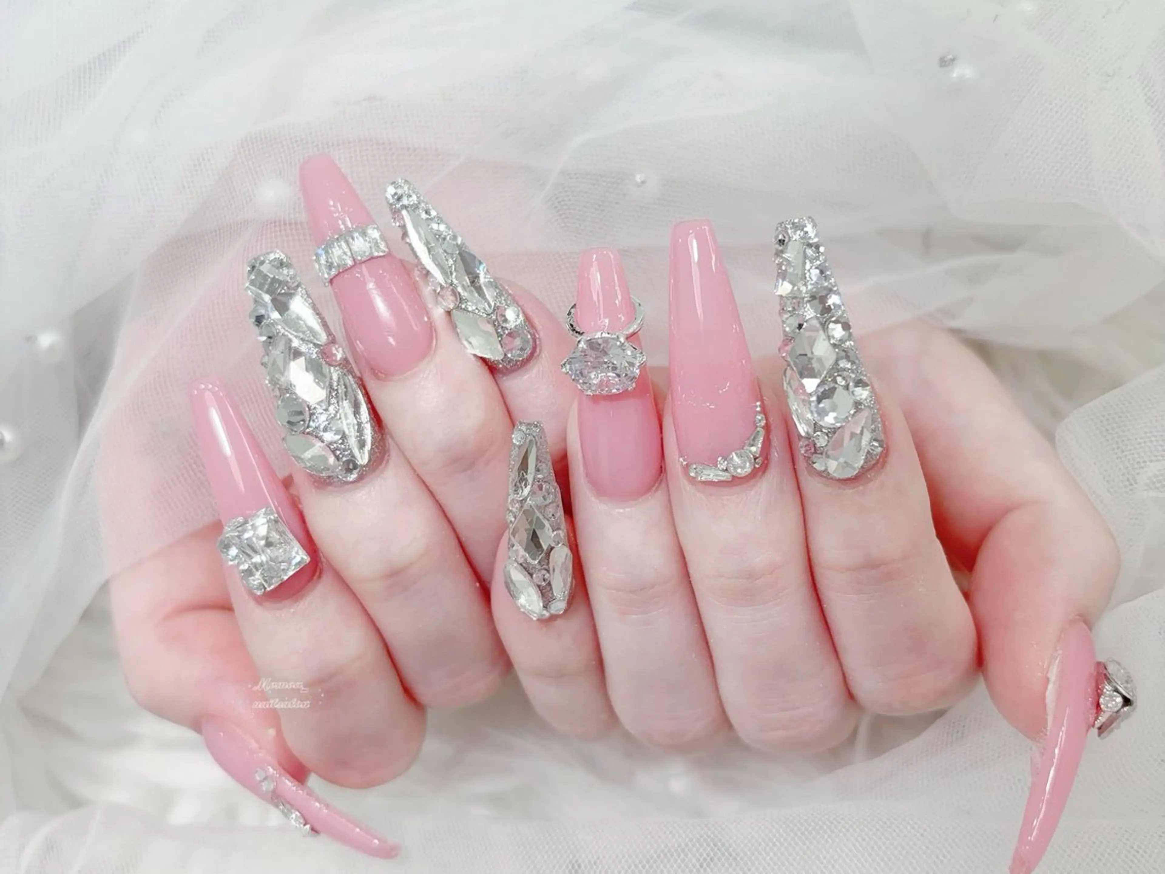 ネイル 成人式 マグネットネイル 大理石ネイル(マーブル) リボン 夏ネイル ハンドネイル MoMoA Nail ネイル長さ出し専門店のネイルデザイン