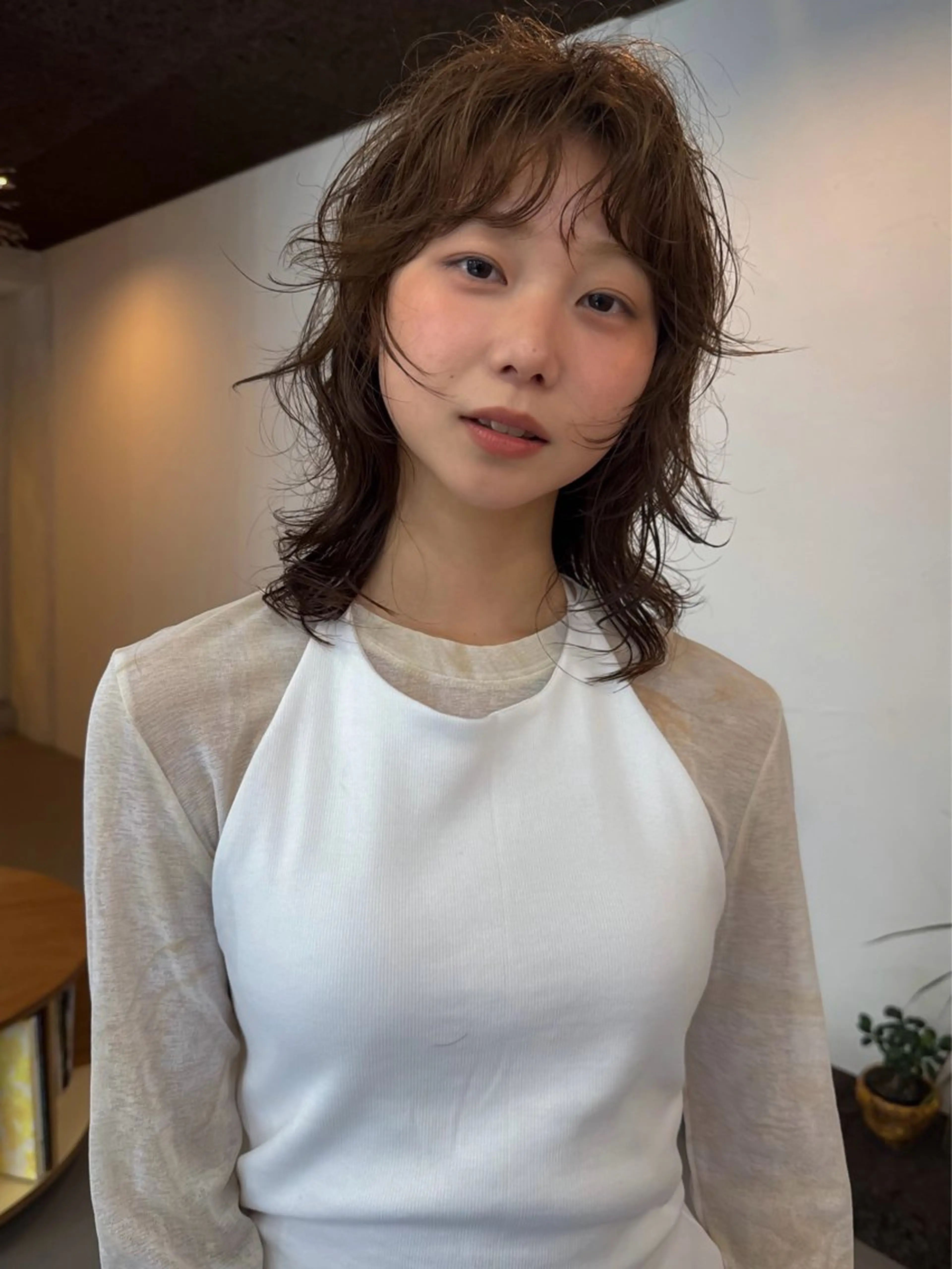 ミディアム パーマ ミディアムパーマ レイヤーカット カット パーマ Spiel KOMOのヘアスタイル