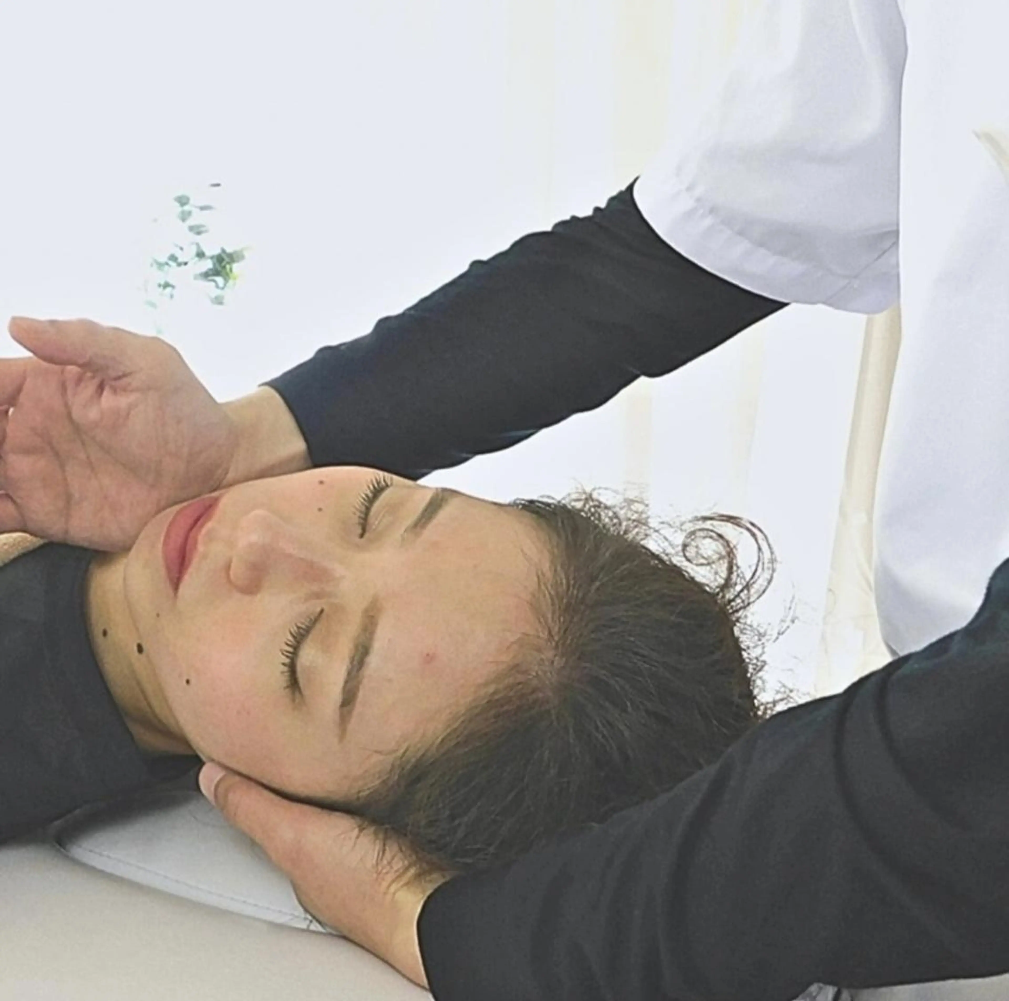 女性限定🍀【首肩小顔矯正+頭蓋骨矯正+全身骨盤矯正】美顔をデザイン✨よもぎ蒸しハーブピーリング脱毛後やたるみ左右差に!の写真