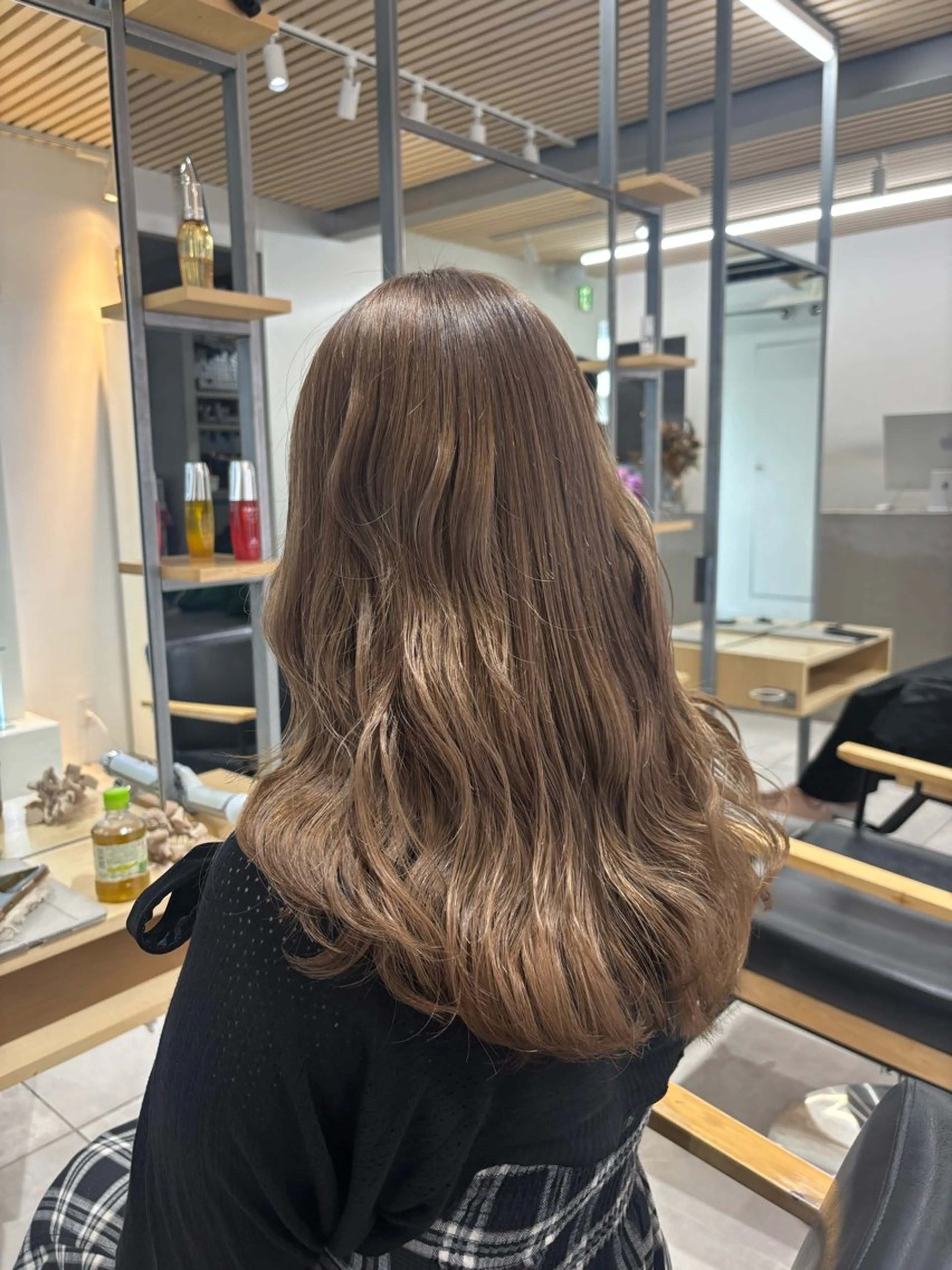 ロング カラー ヘアアレンジ ヘアカラー トリートメント ベージュ/グレージュ 🧸あやか/表参道のヘアスタイル