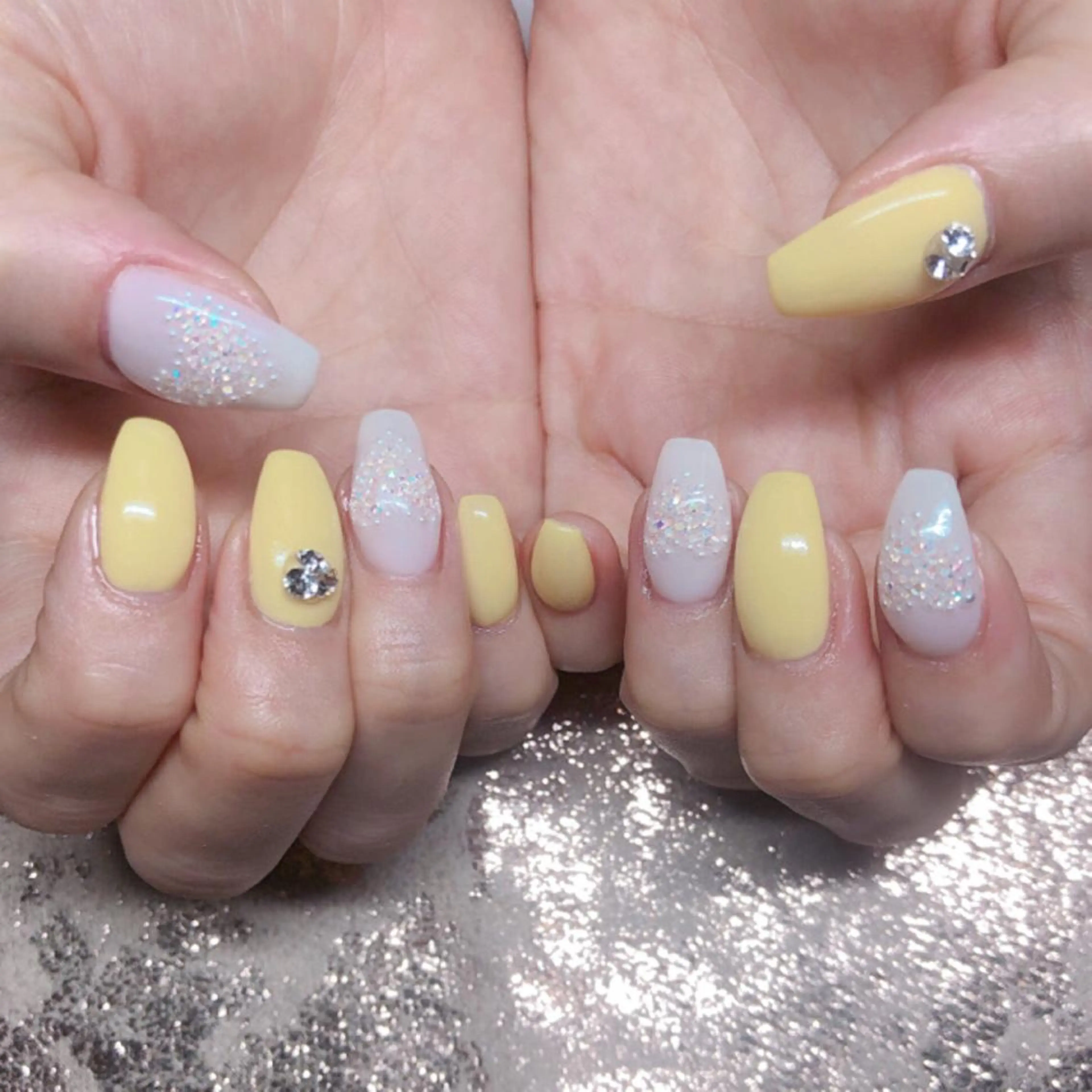 ネイル ストーンネイル DollyGirl KYOKOのネイルデザイン