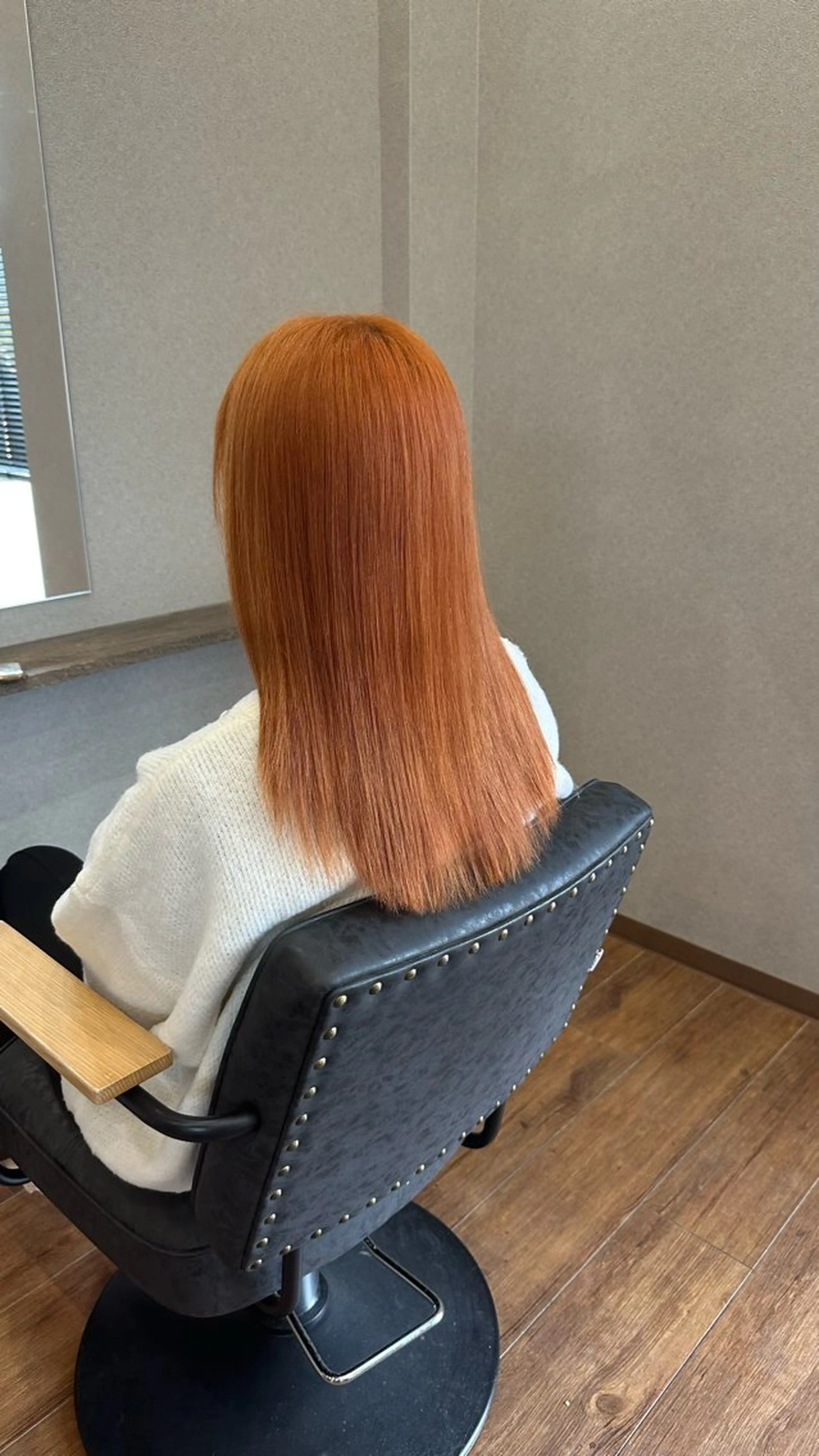 ロング カラー オレンジ ヘアカラー トリートメント 鵜飼 真伍のヘアスタイル