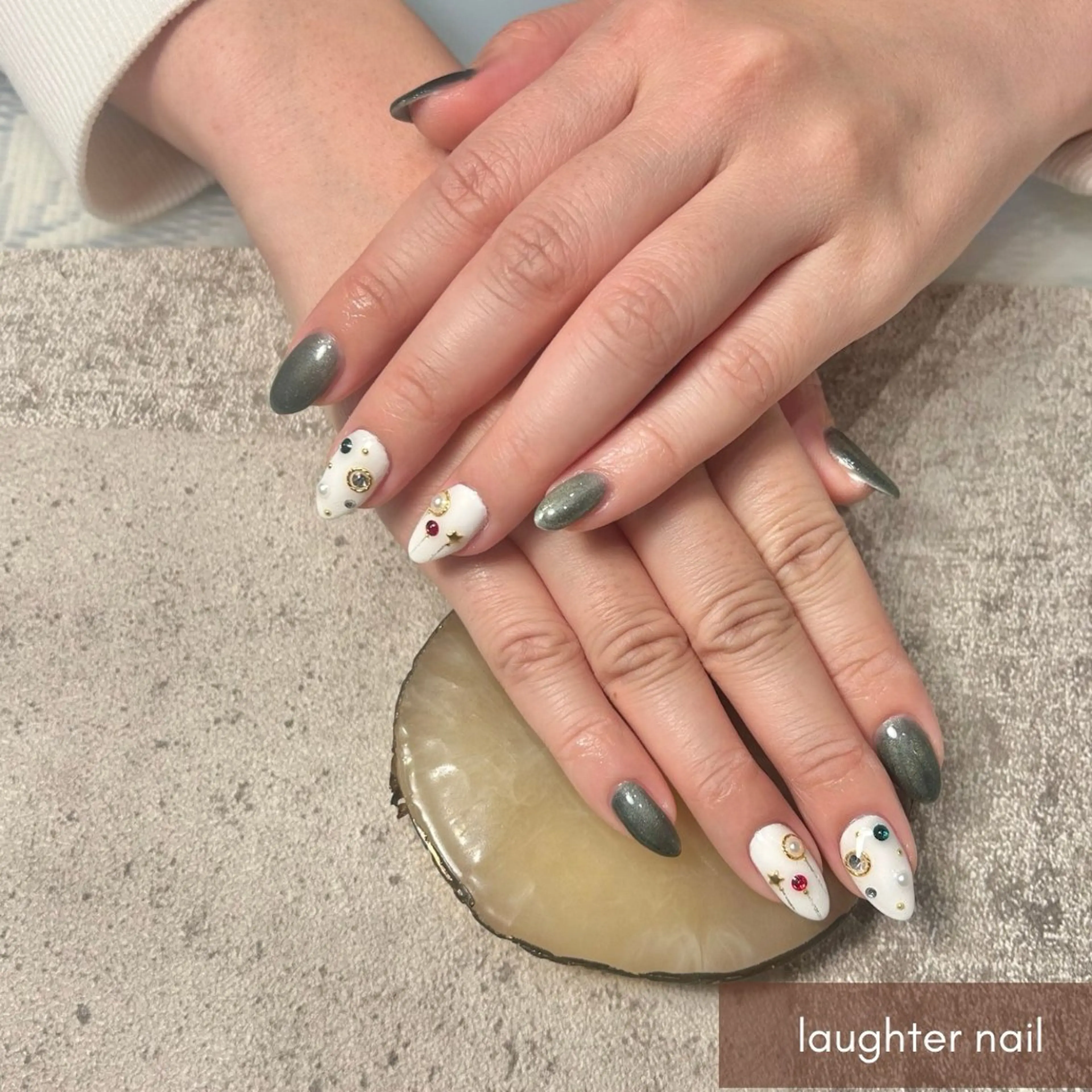 ネイル アートネイル 長さ出し ジェルネイル キラキラネイル マグネットネイル ハンドネイル laughter nailのネイルデザイン