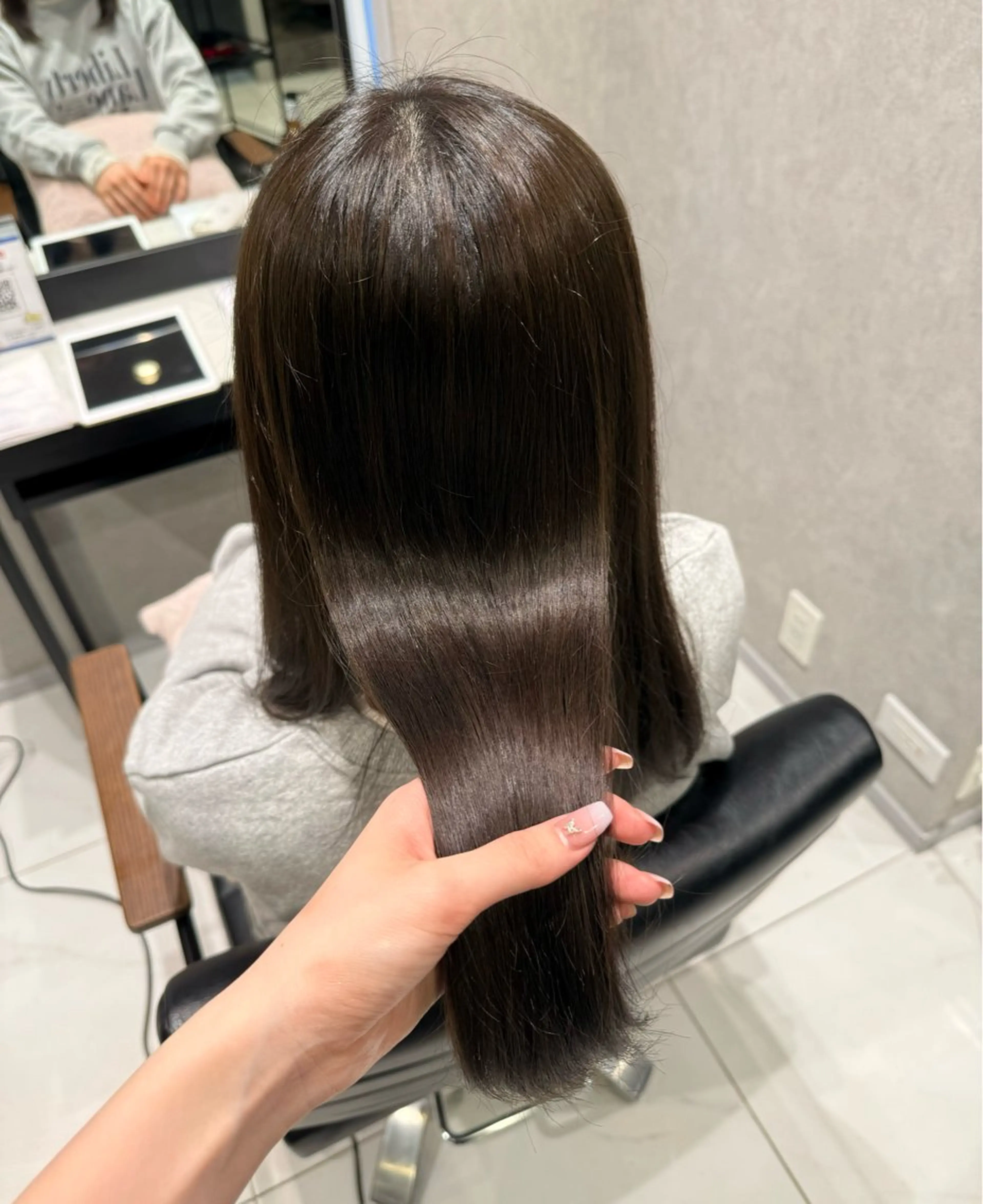 ロング 艶ブラウン/赤み消し /盛れる顔周りのヘアスタイル