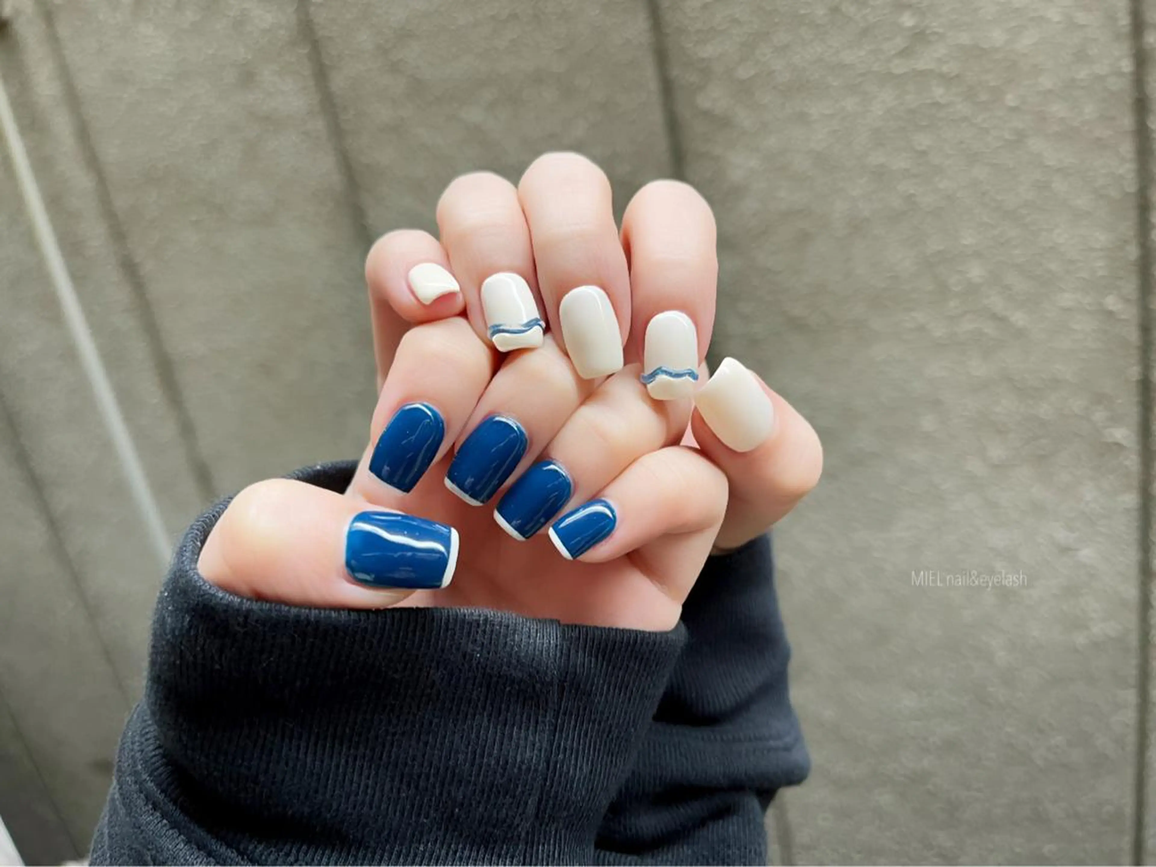 ネイル ネイビー ホワイト ハンドネイル nail salon monailのネイルデザイン