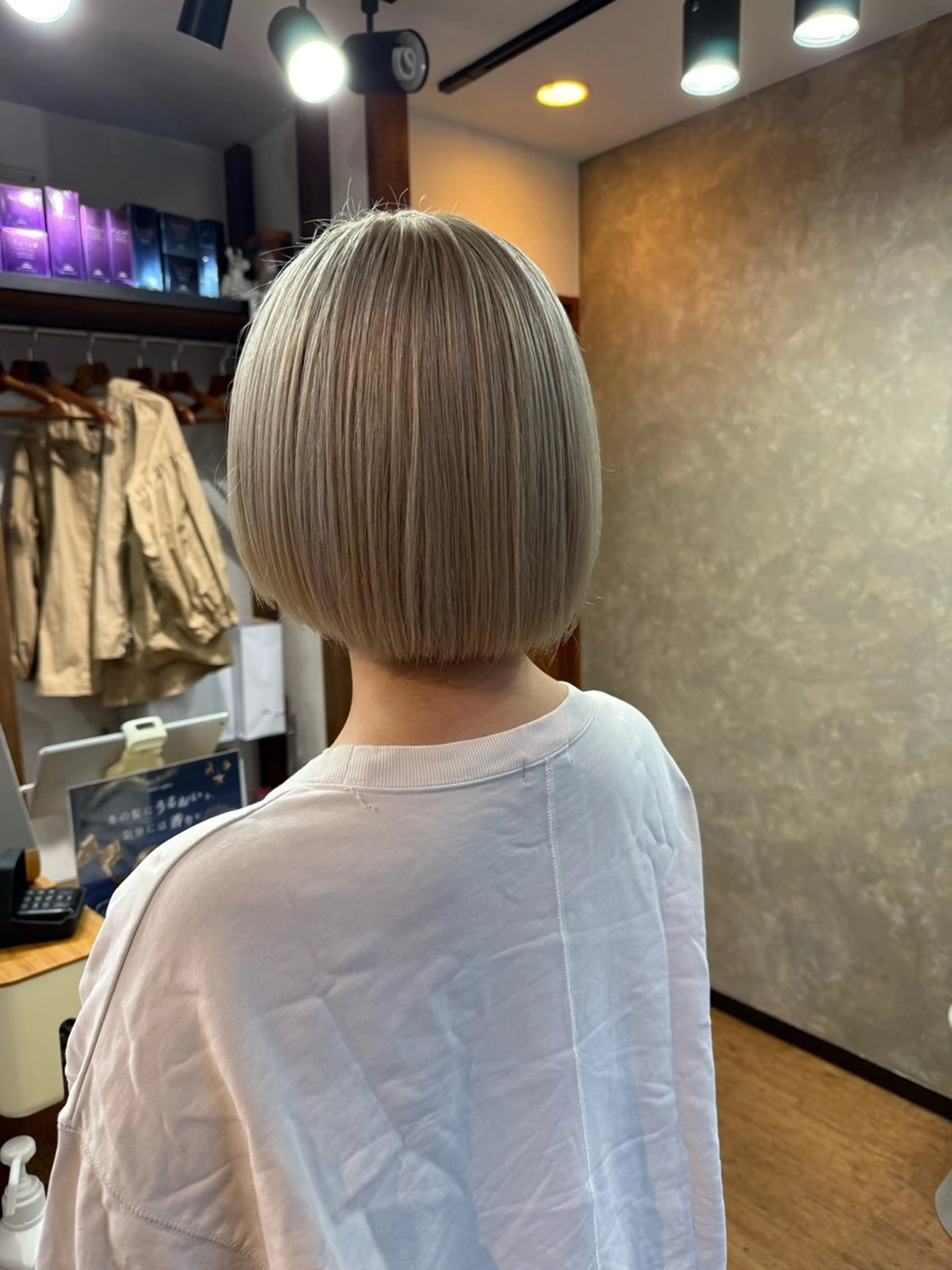 ショート カラー ブリーチ カット ヘアカラー トリートメント 有田裕真 【ブリーチカラー】のヘアスタイル