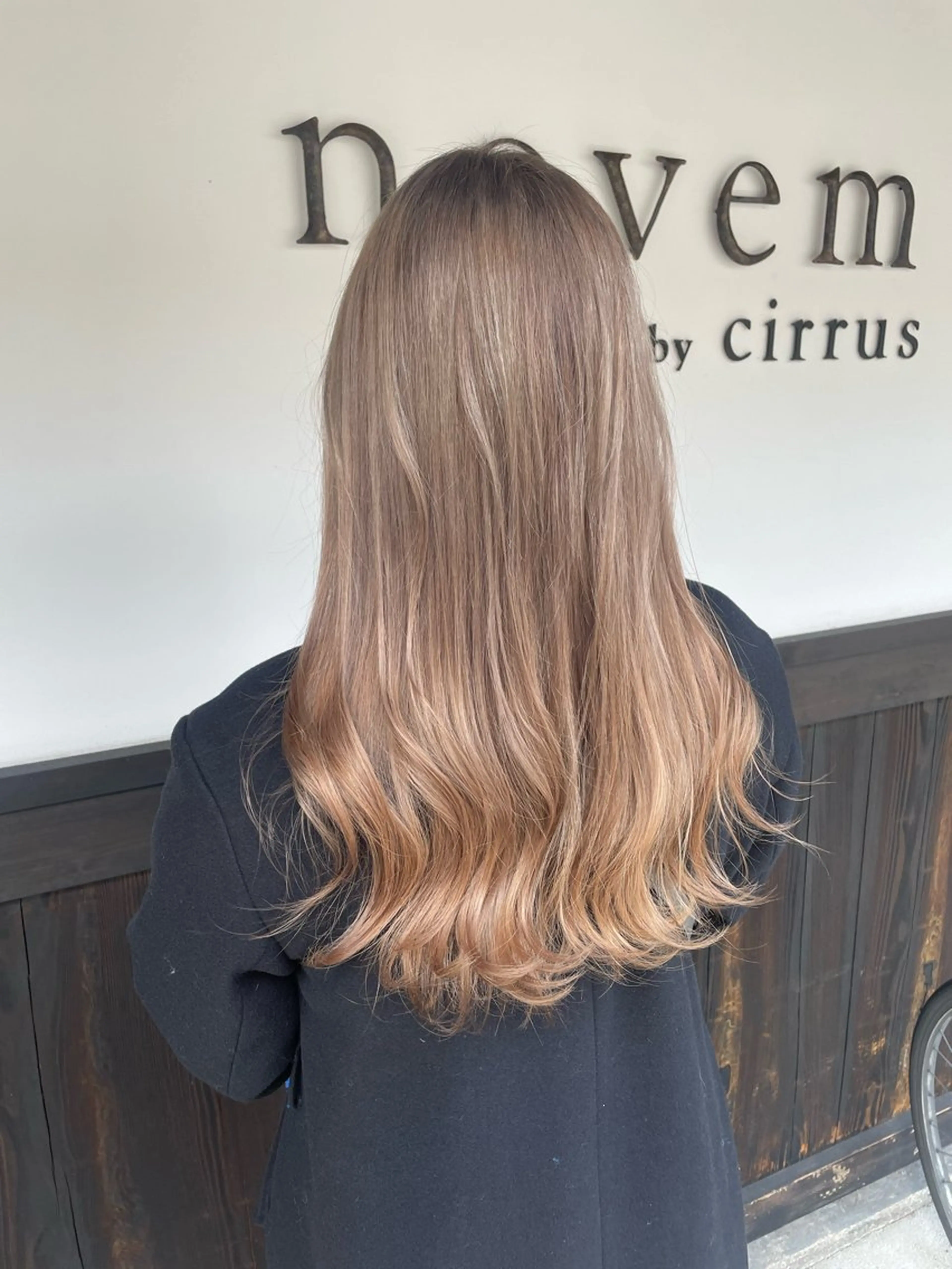 ロング ヘアカラー ブリーチ🌟リタッチ 🎠KANON🎡のヘアスタイル