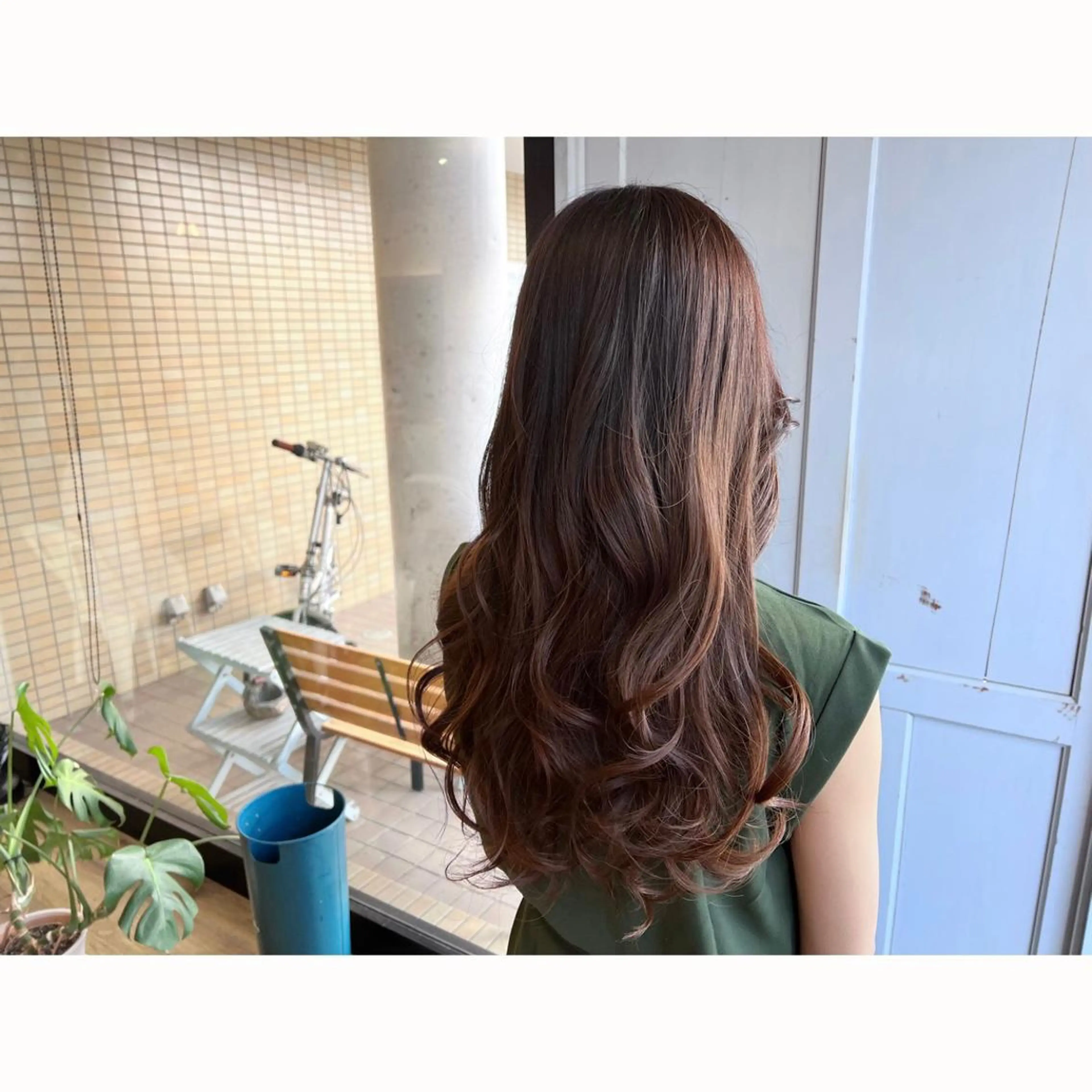 ロング カラー ベージュカラー ヘアカラー トリートメント ツキダテ ユイのヘアスタイル