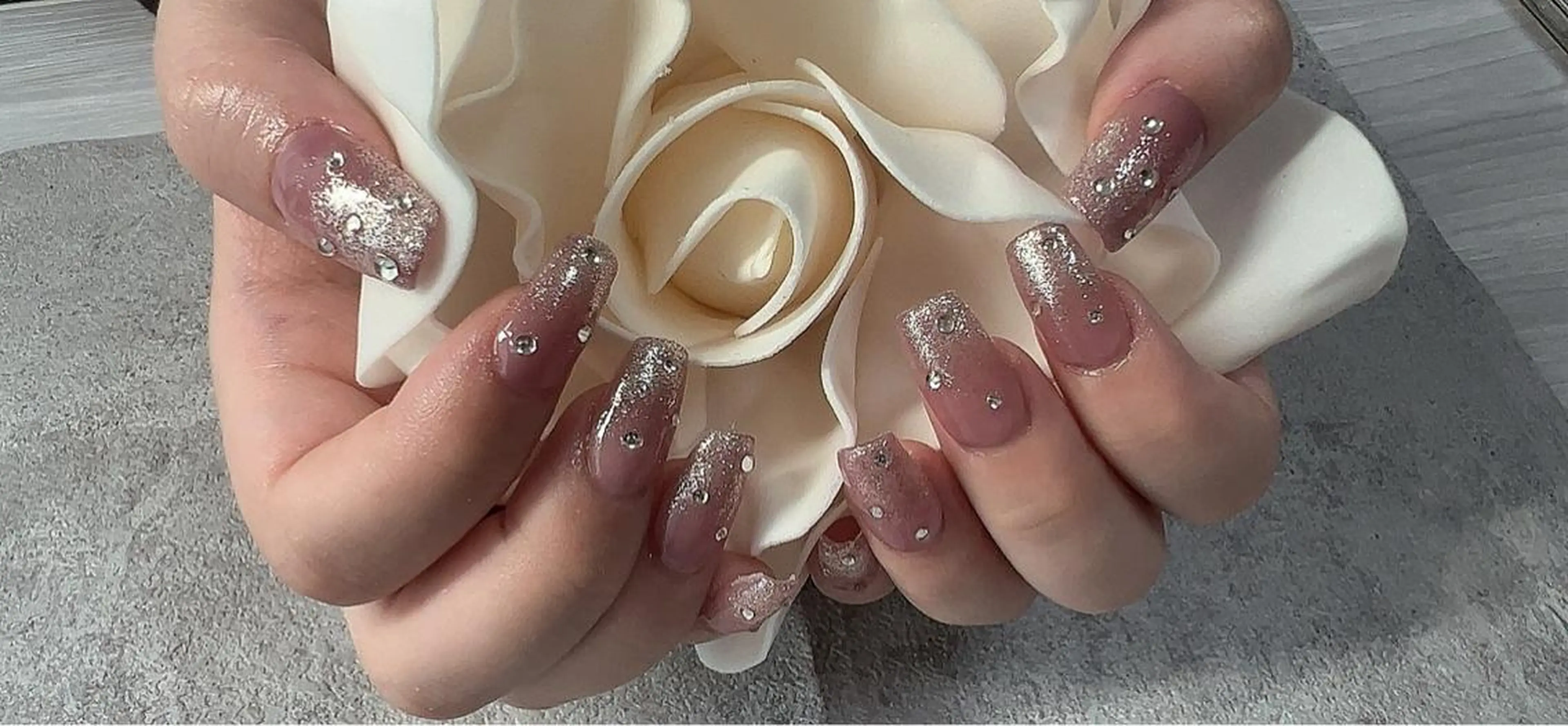 ネイル ストーンネイル Ruana Nailのネイルデザイン