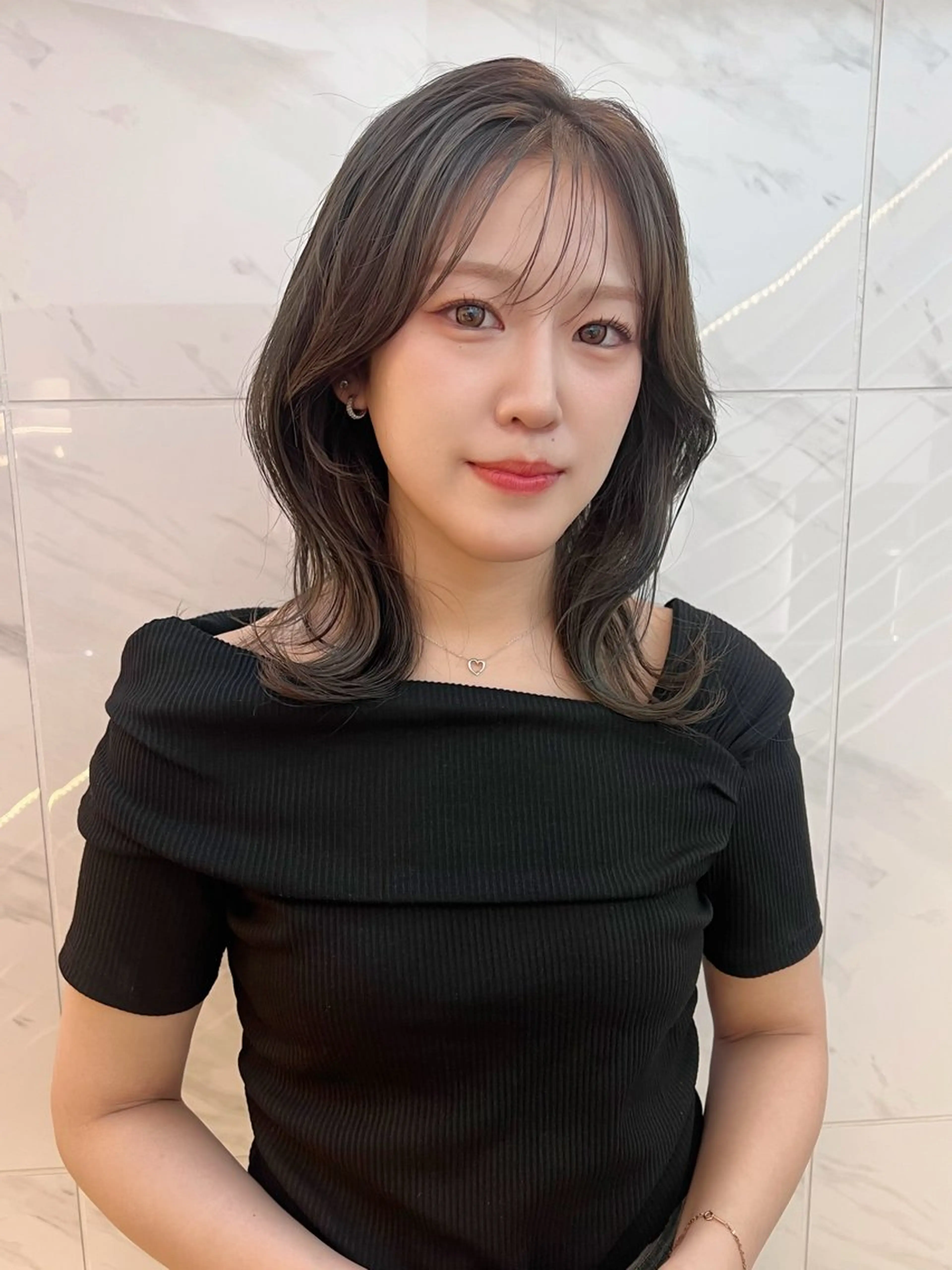 ミディアム カット ヘアカラー 🩶レイヤーカット/ さわ🩶のヘアスタイル